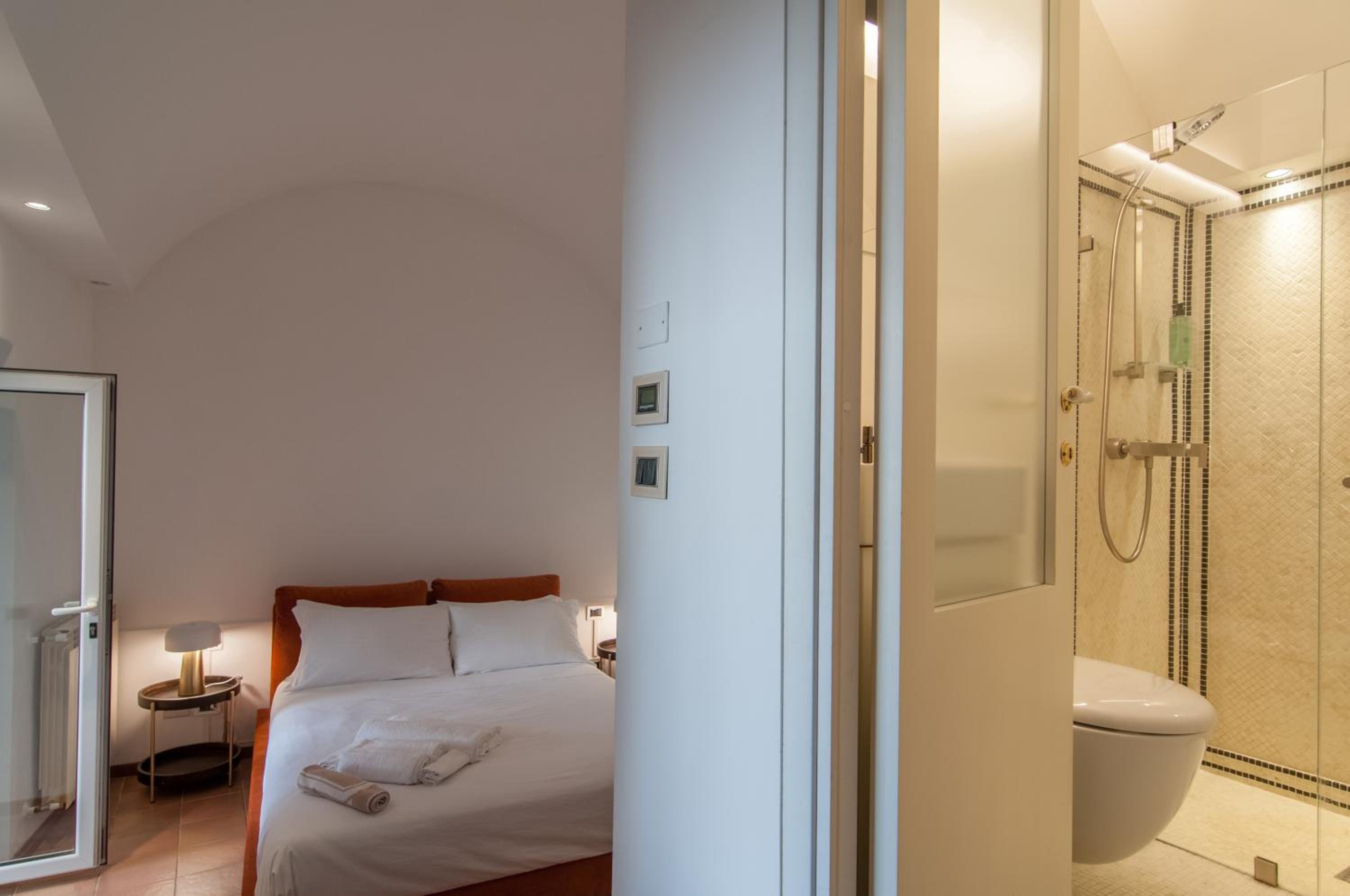 Double Room with Patio photo 3