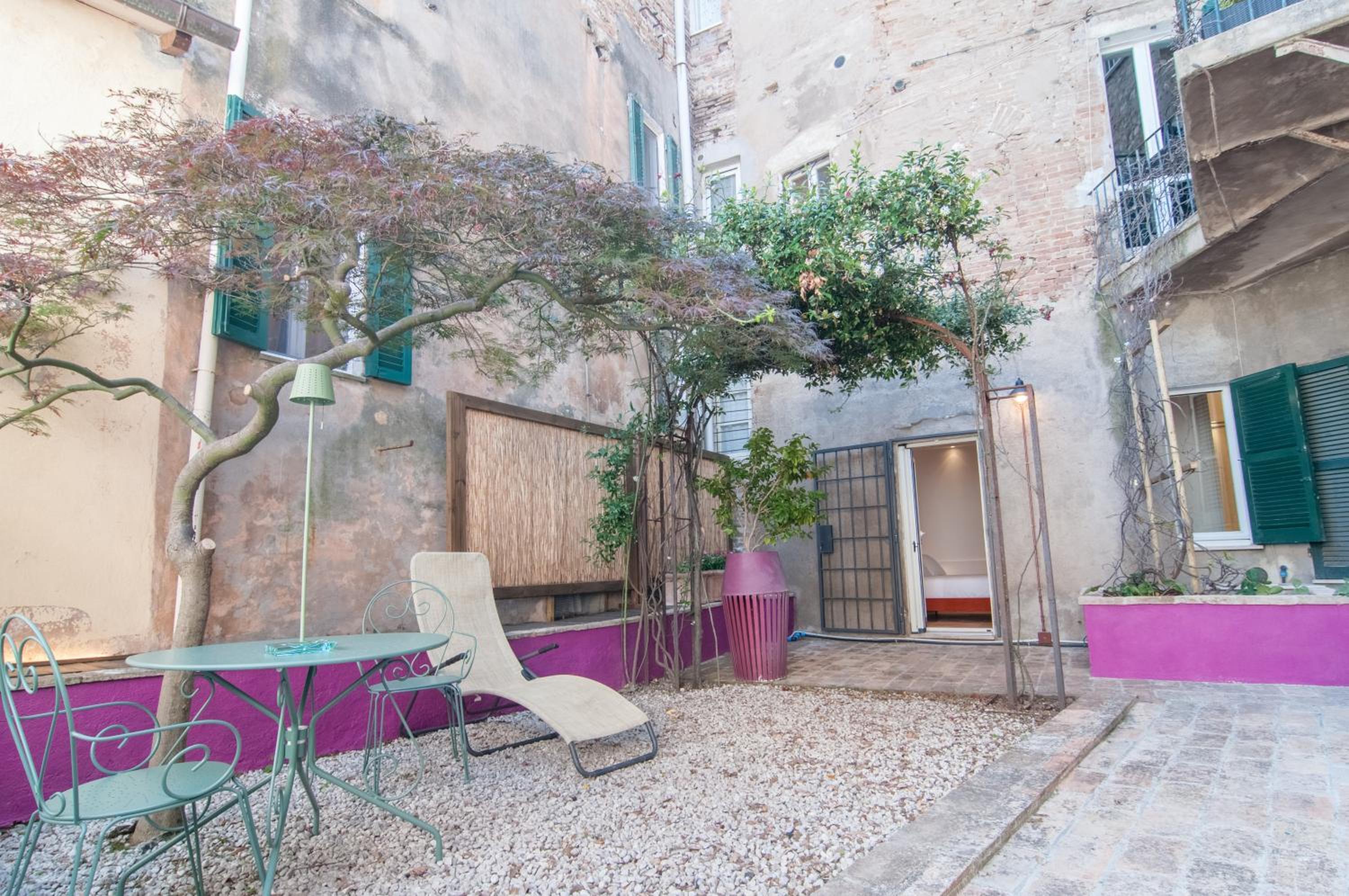 Double Room with Patio photo 2