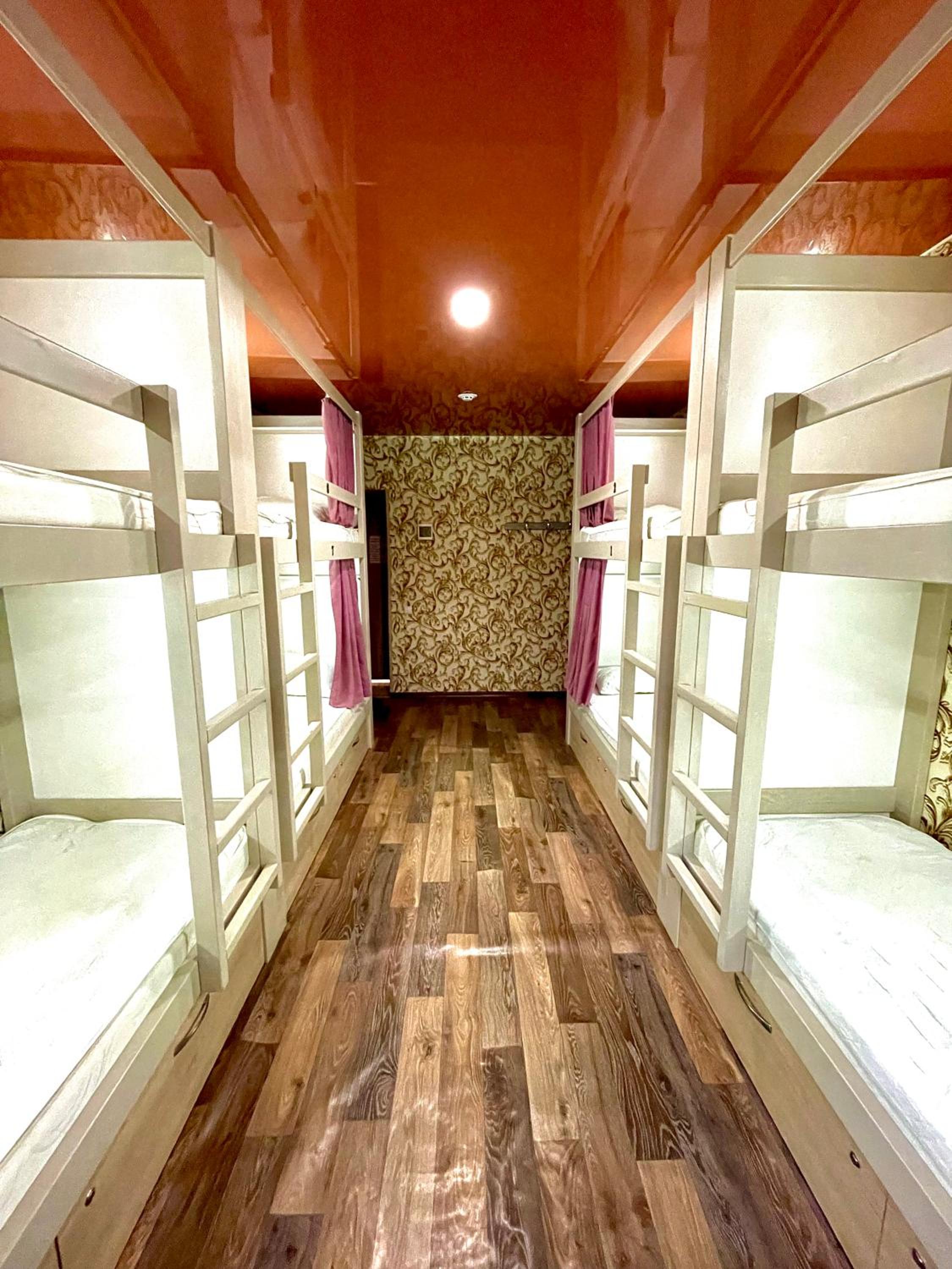 8-Bed Male Dormitory Room photo 3