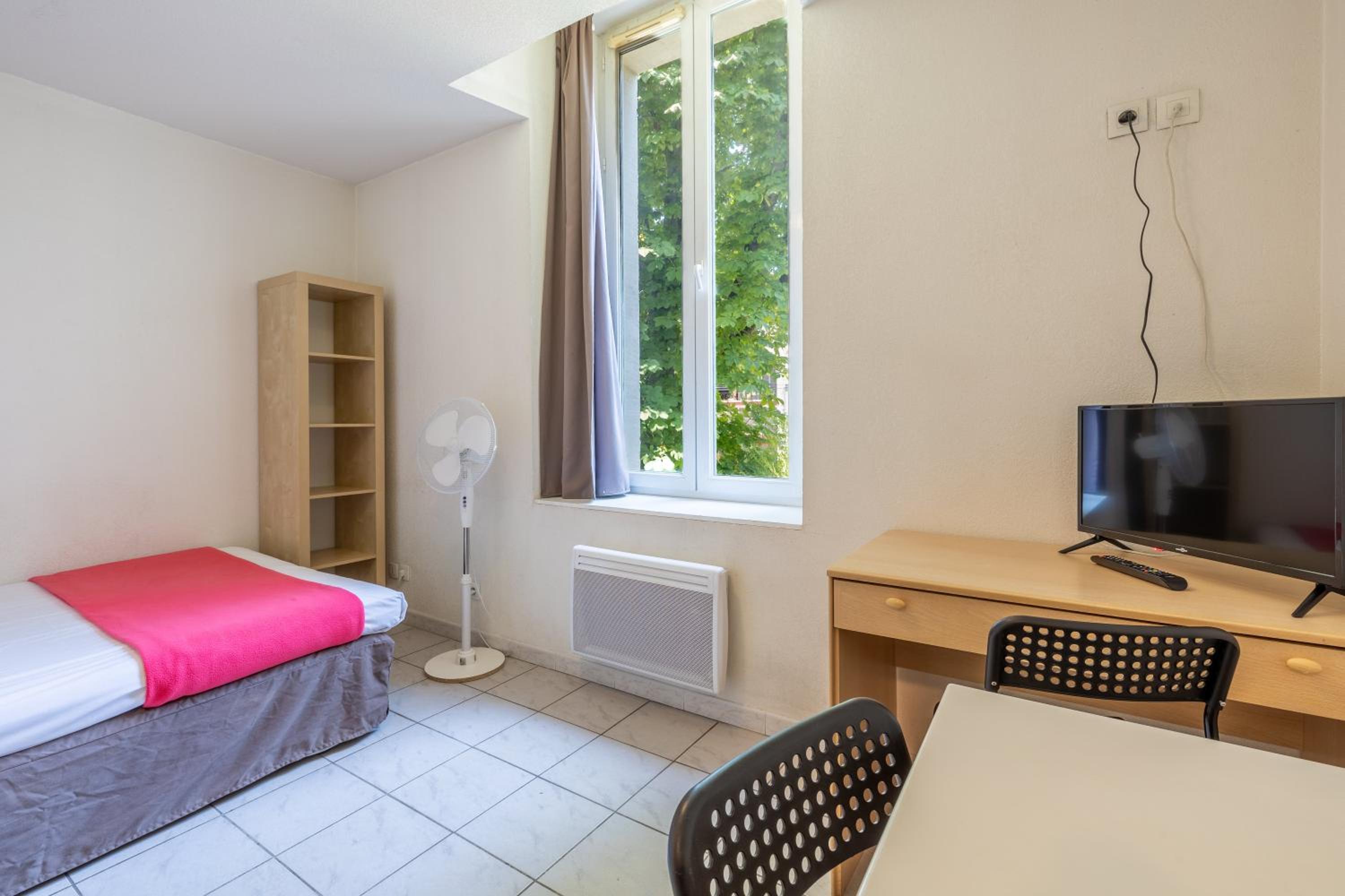 Standard Studio with Air Conditioning - Photo 5