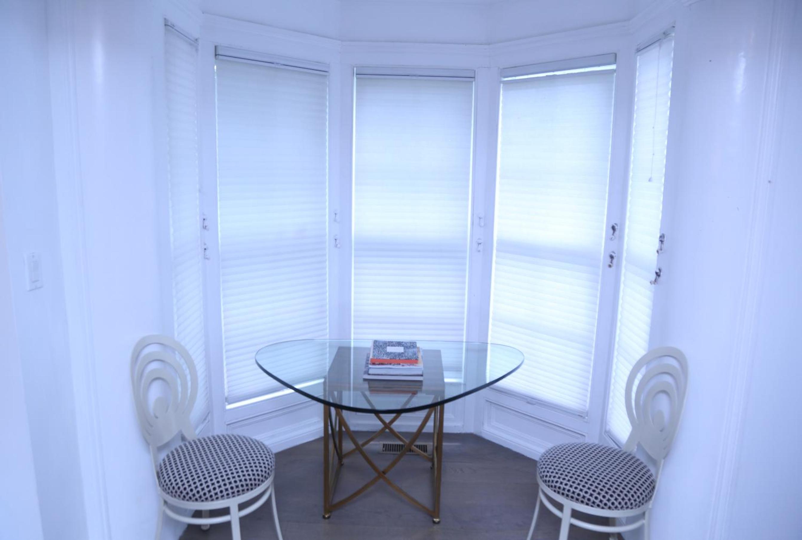Deluxe King Room - Photo 13