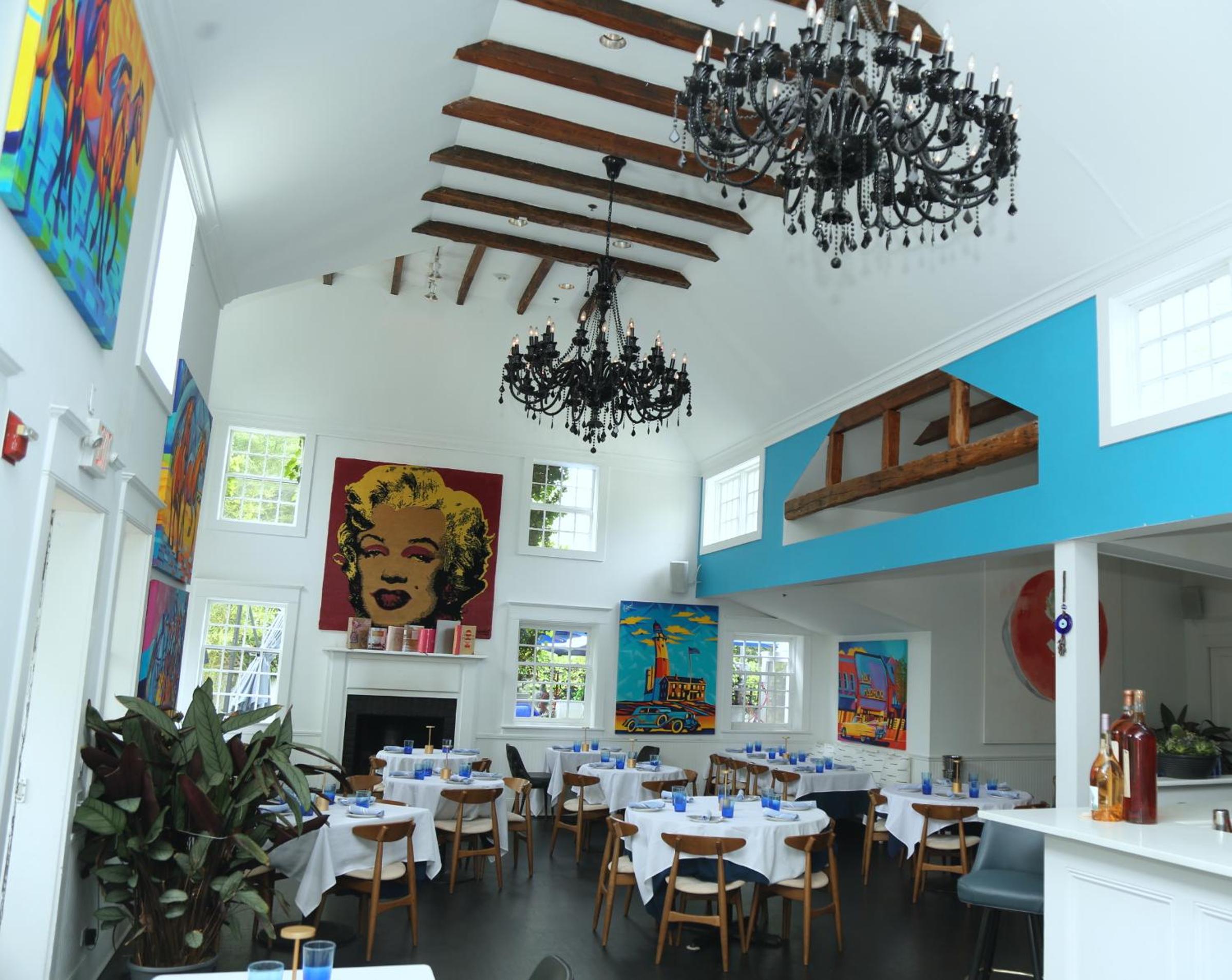 Deluxe King Room - Photo 16