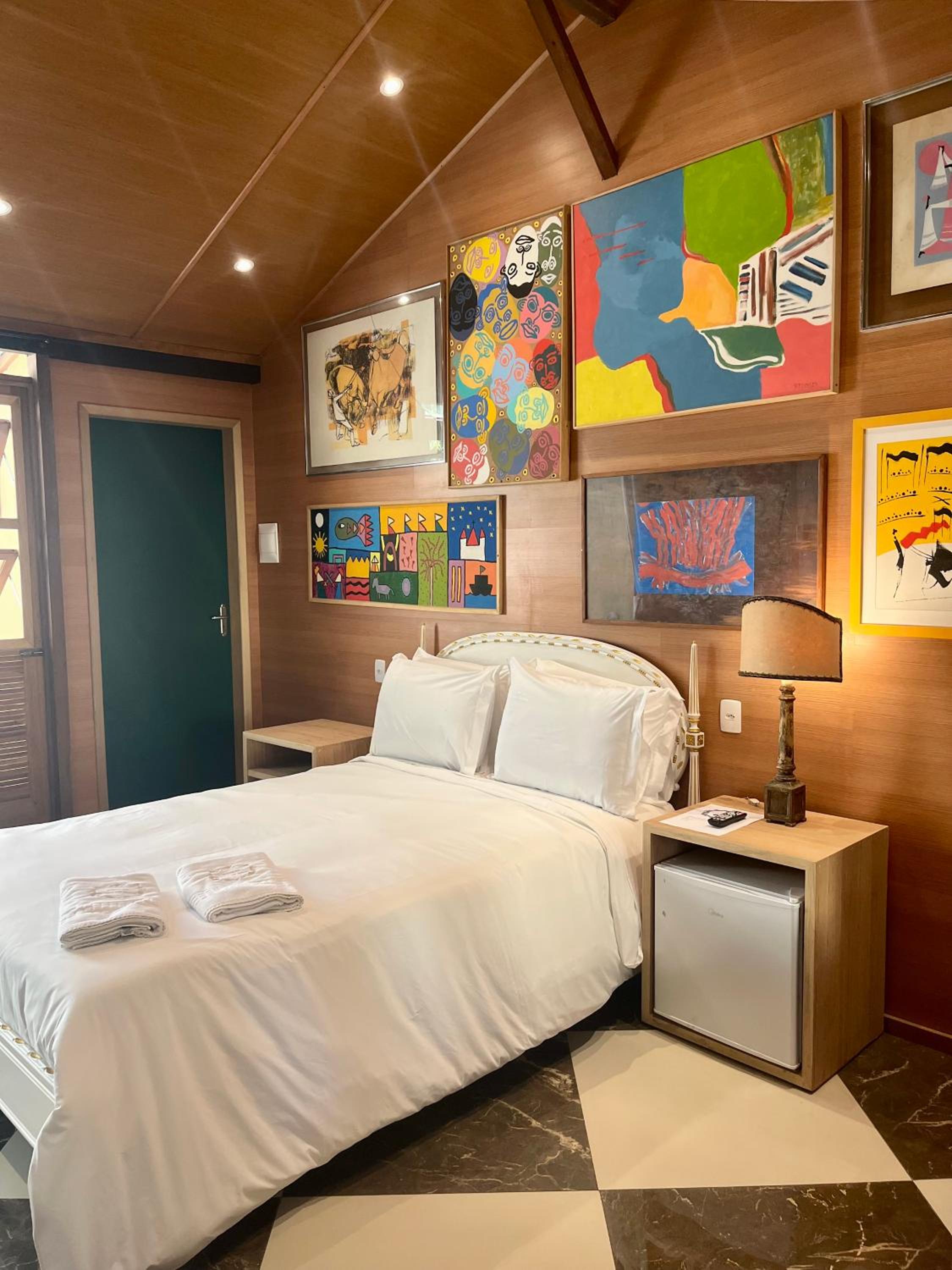 Deluxe Double Room with Balcony - Photo 4