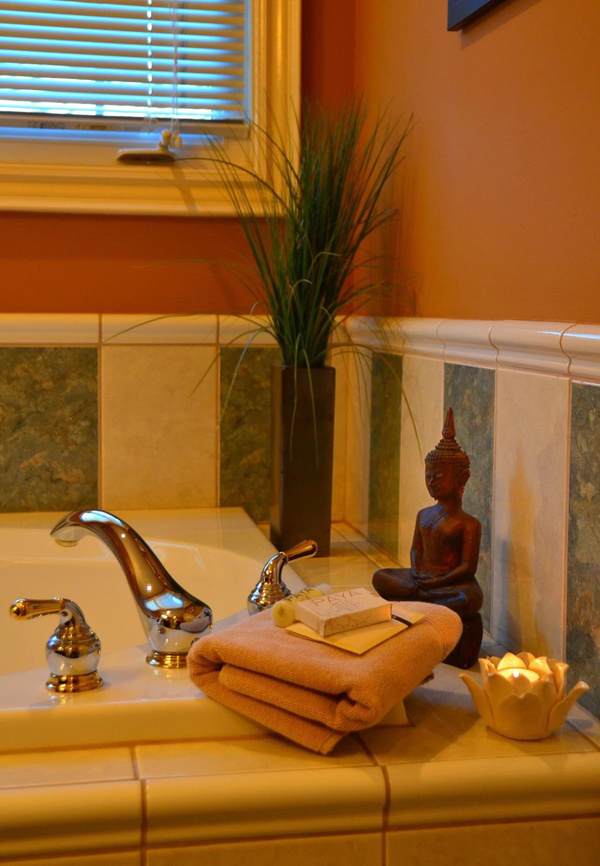 King Suite with Balcony photo 2