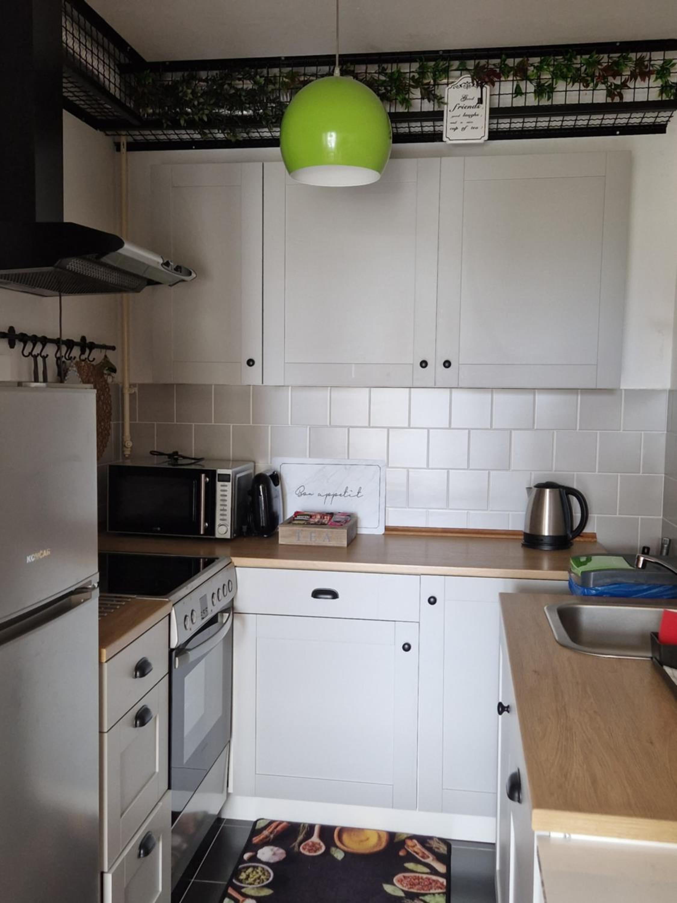 One-Bedroom Apartment - Photo 11