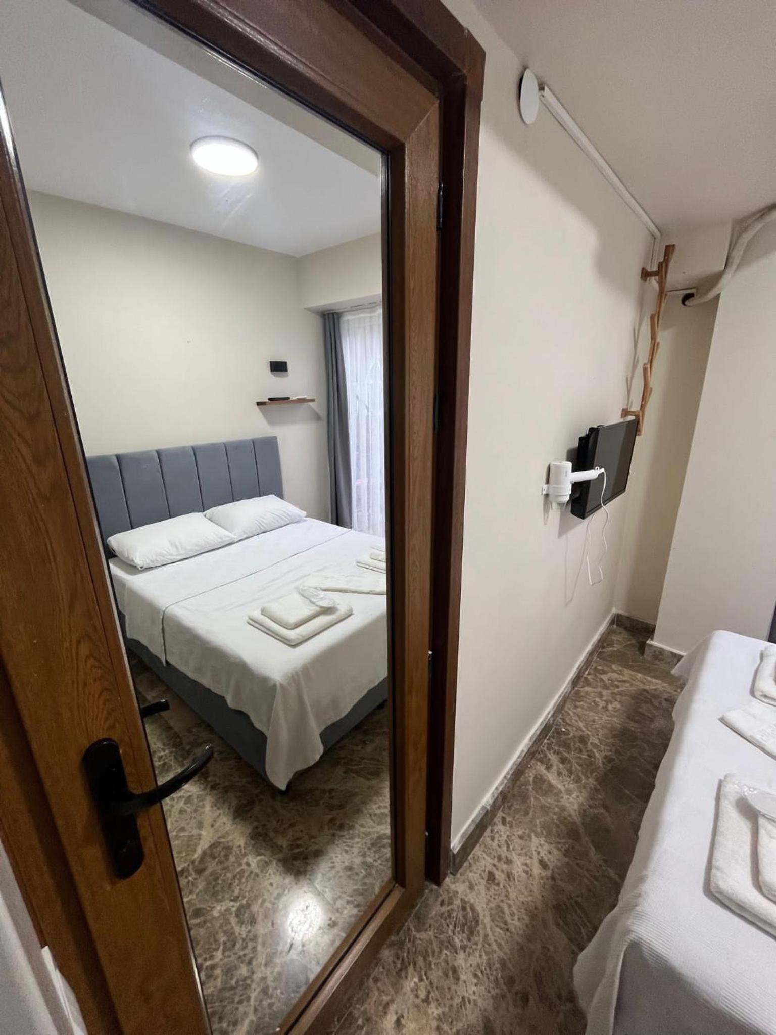 Double Room With Balcony photo 2