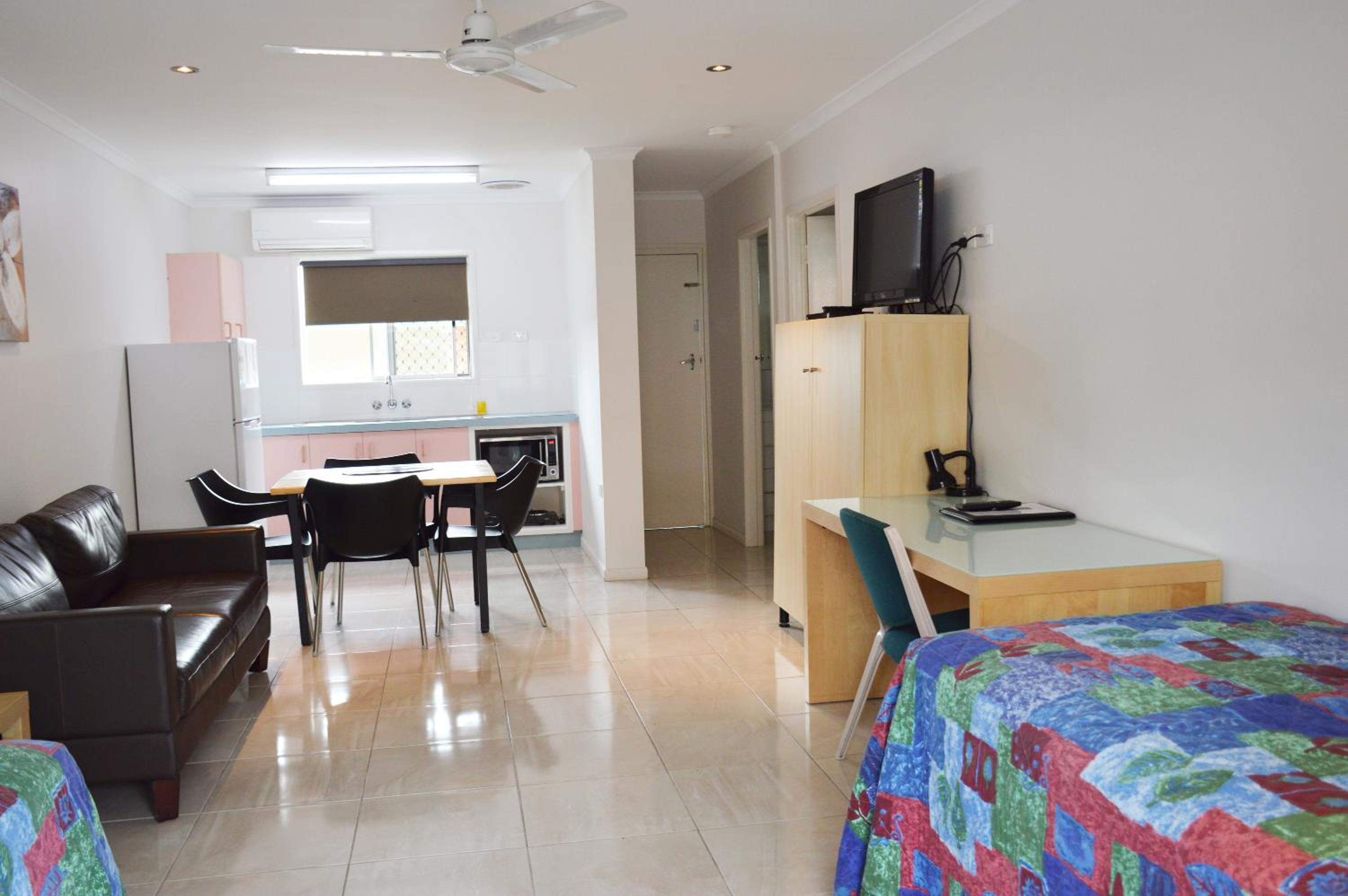 Deluxe Family Suite photo 1