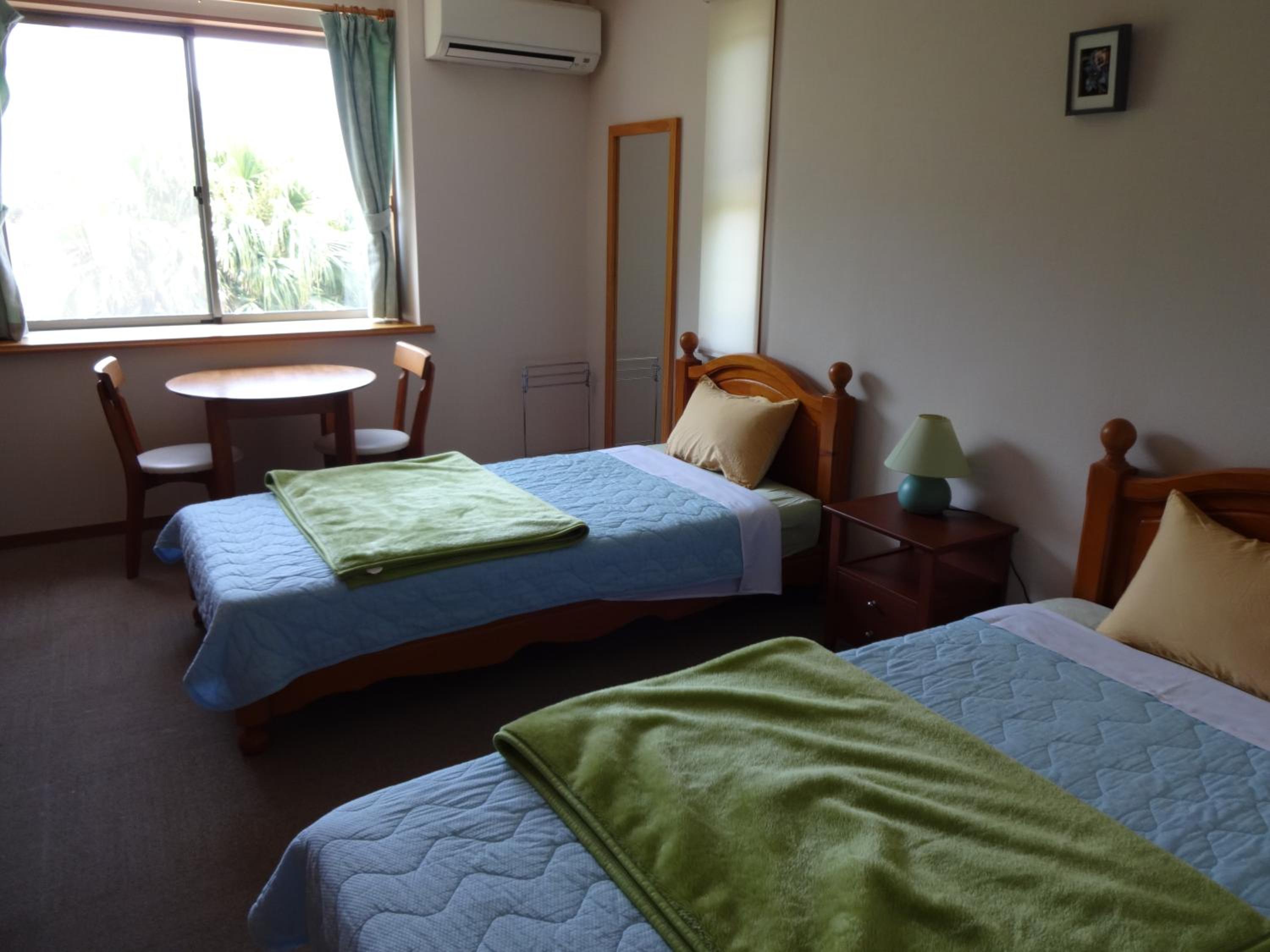 Twin Room with Shared Bathroom photo 2
