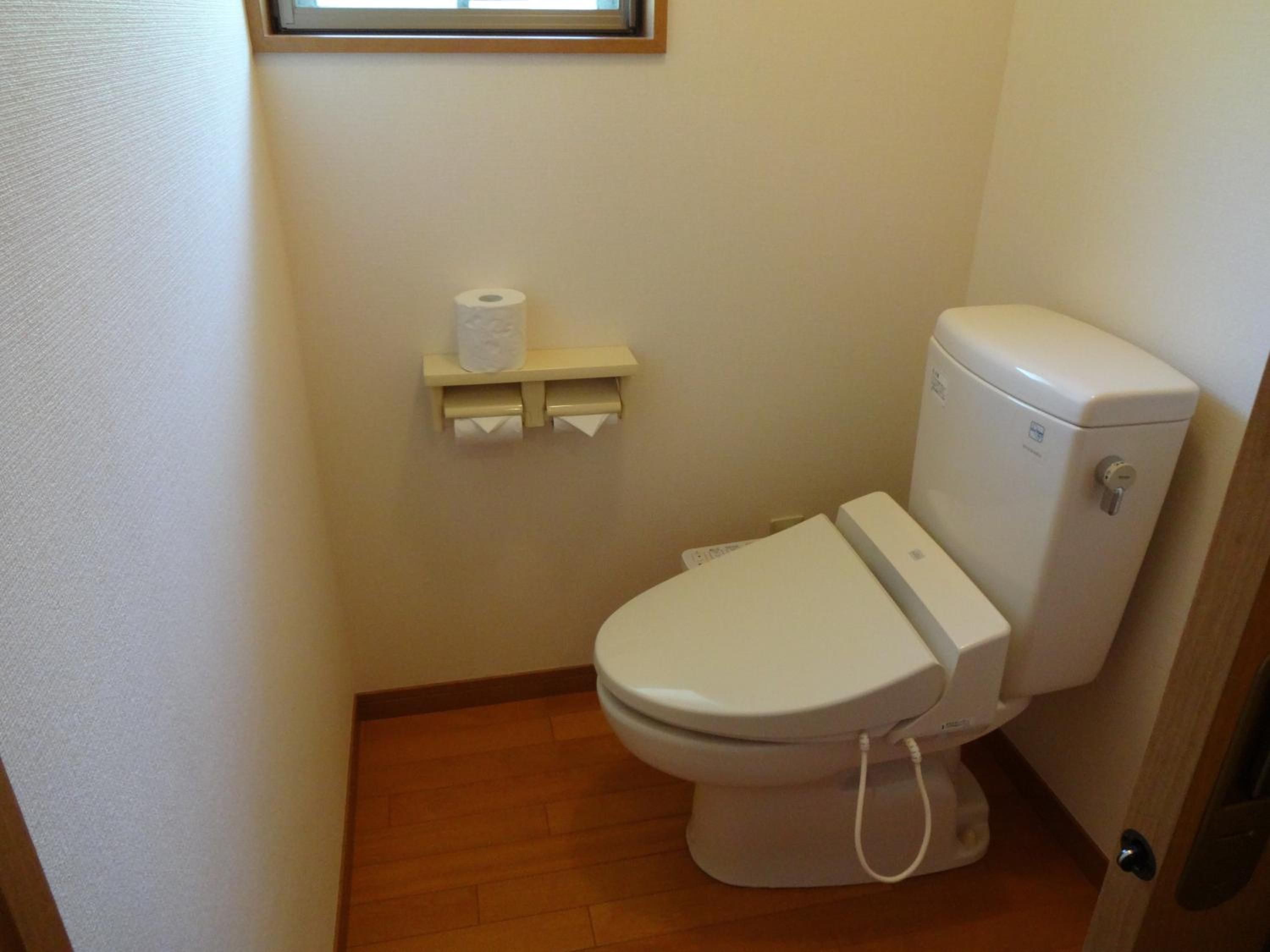 Single Room with Shared Bathroom photo 3