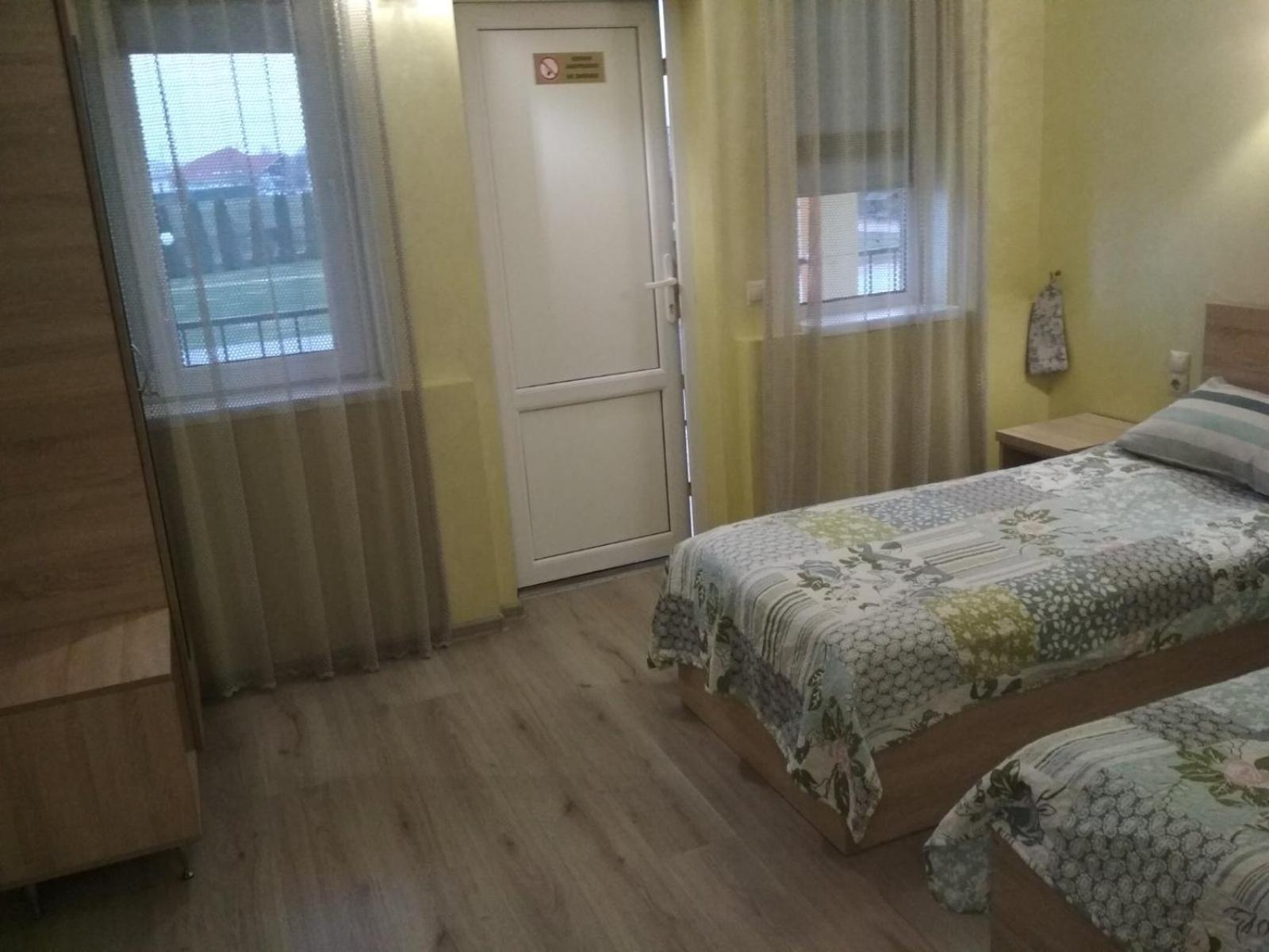 Deluxe Room (2 Adults + 1 Child) photo 1