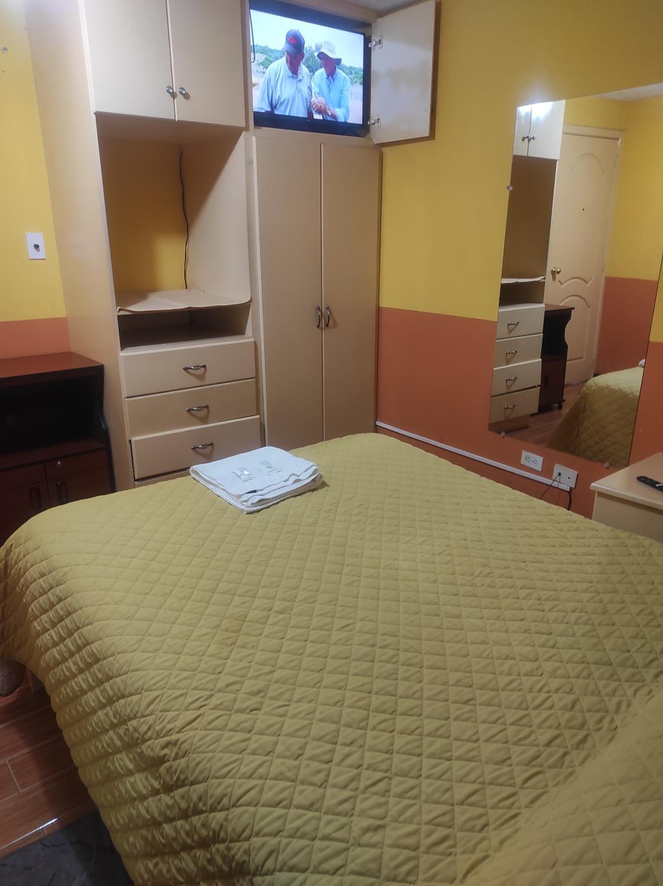 Deluxe Queen Room photo 1
