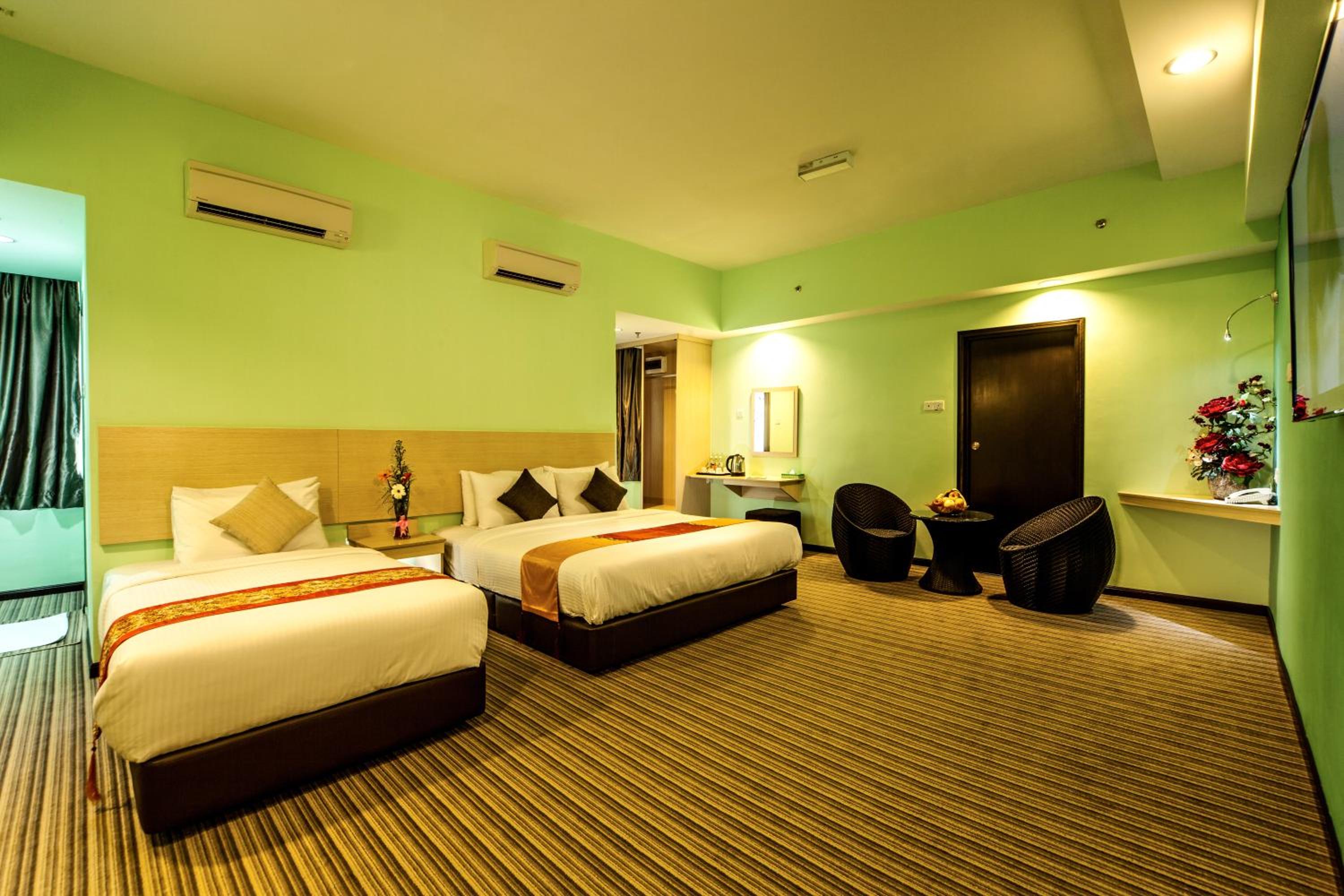 Deluxe Double Room with Bath photo 1