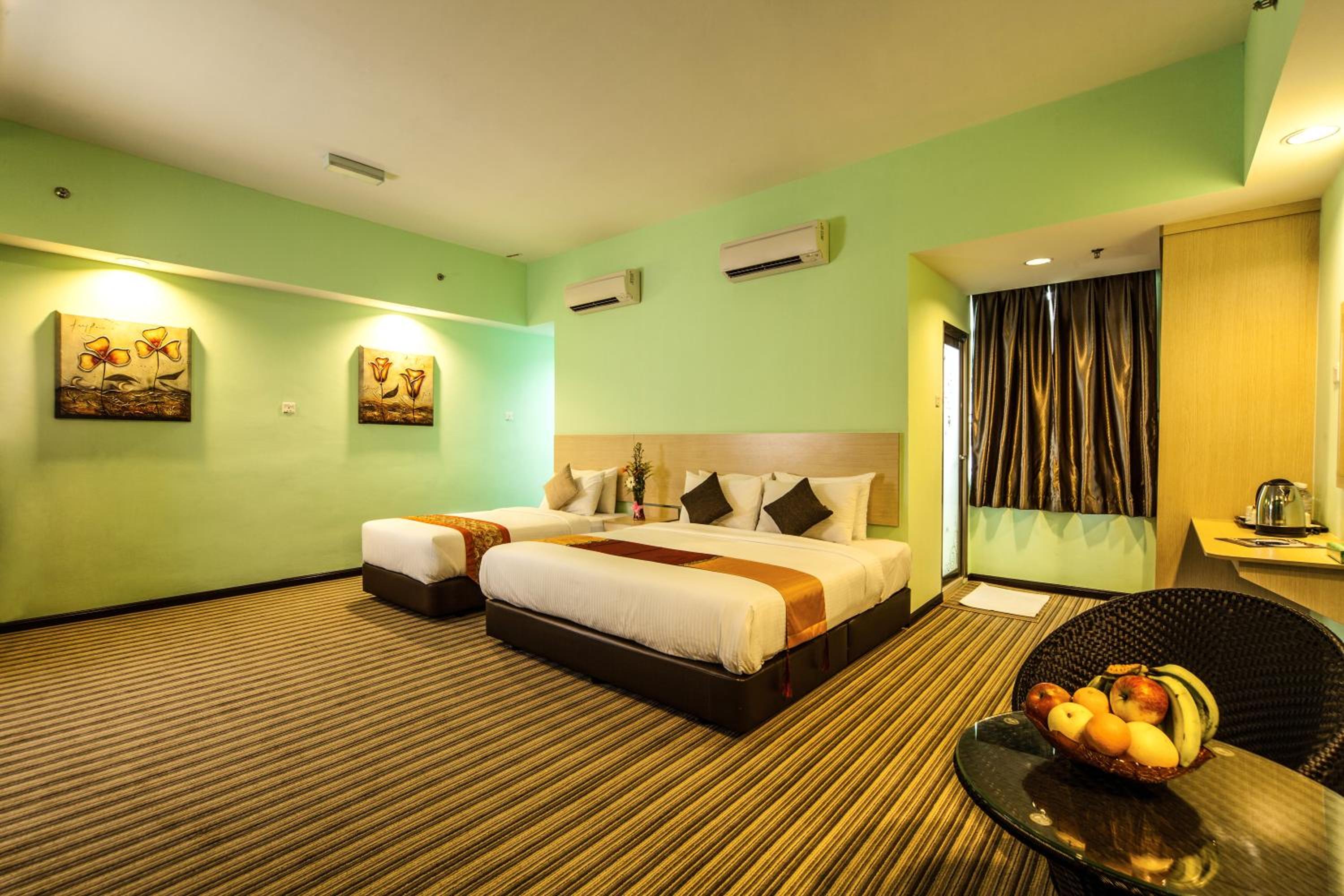 Deluxe Double Room with Bath photo 2