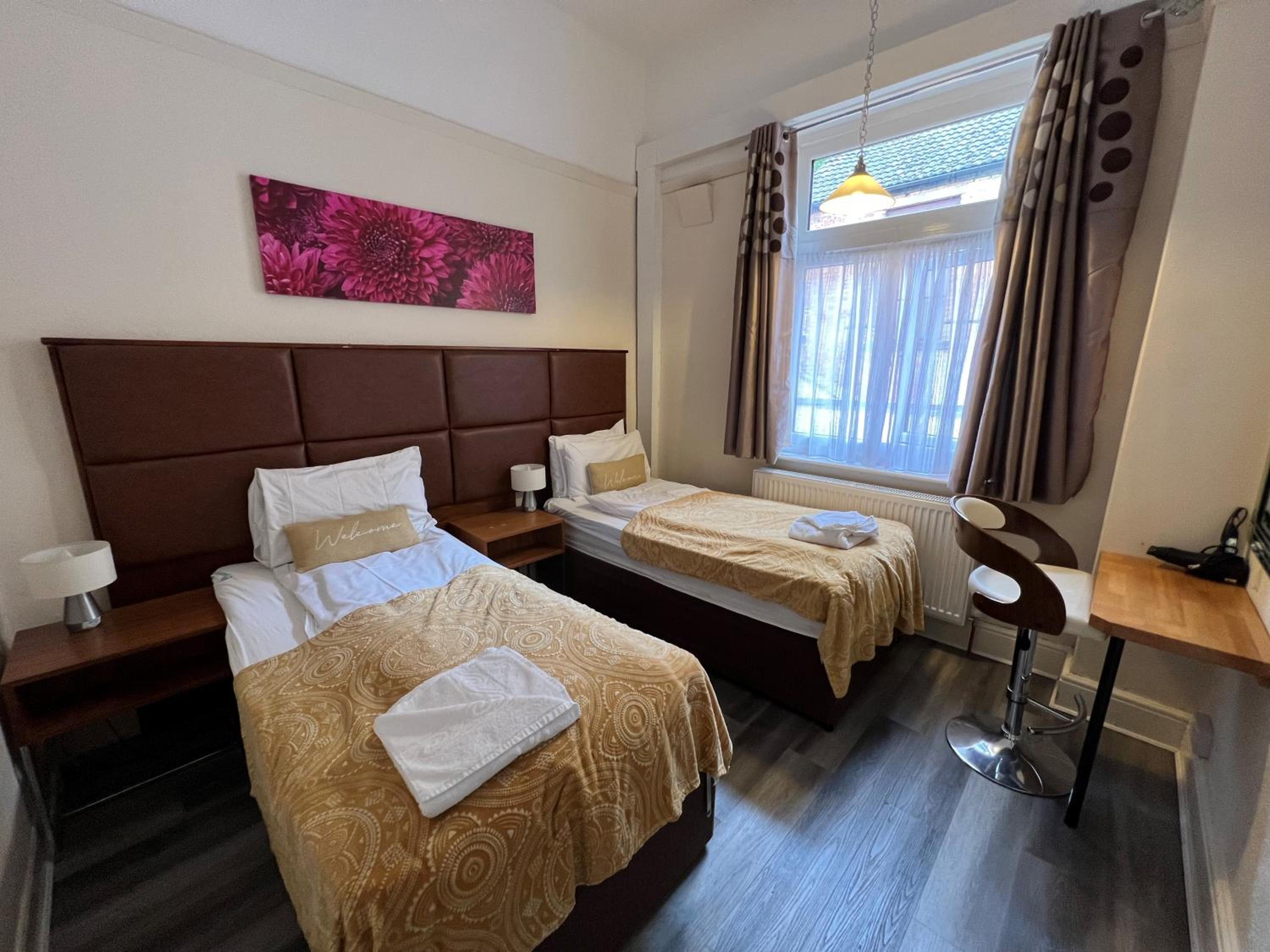Two-Bedroom Apartment - Photo 5