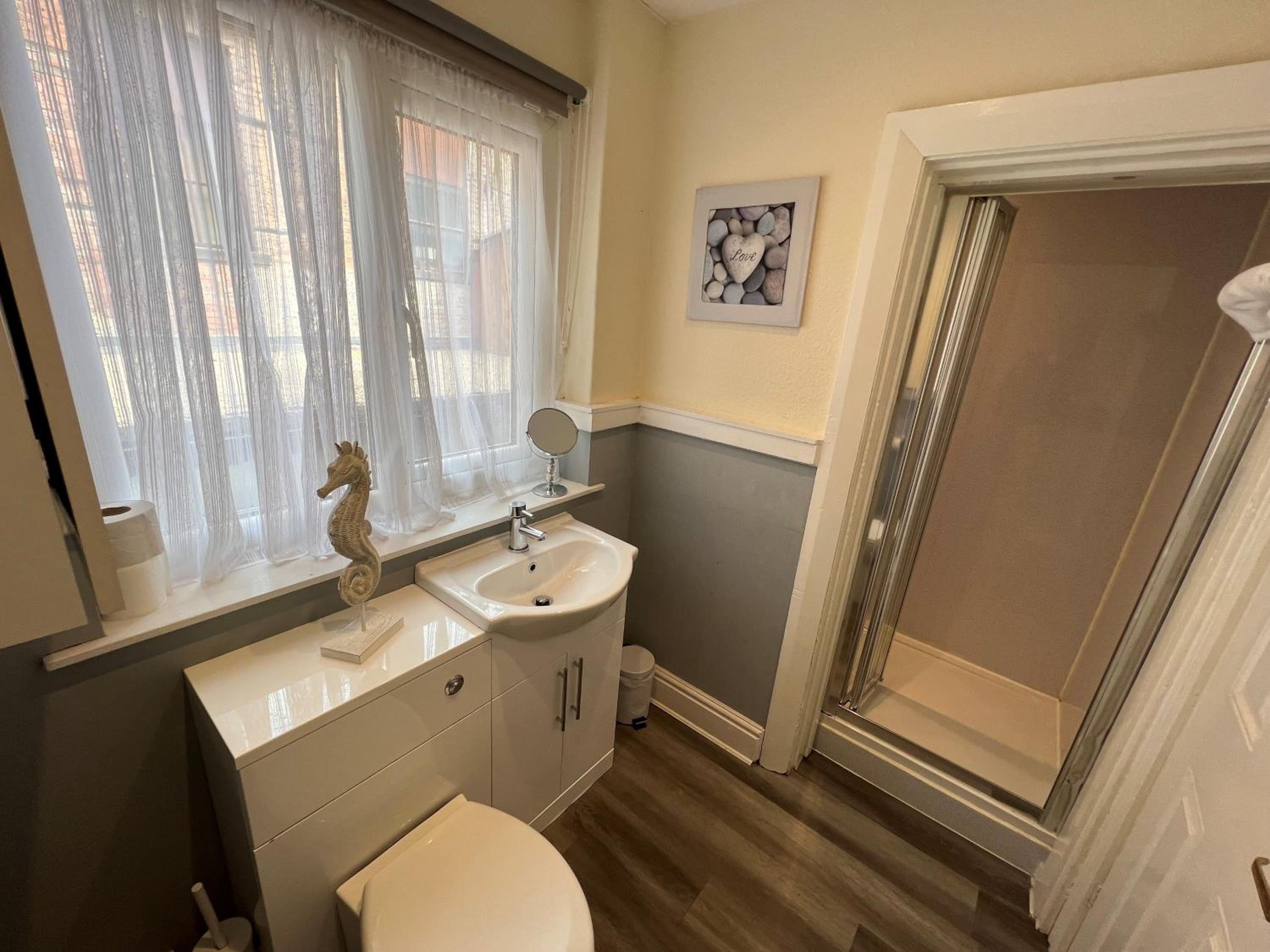 Two-Bedroom Apartment - Photo 6