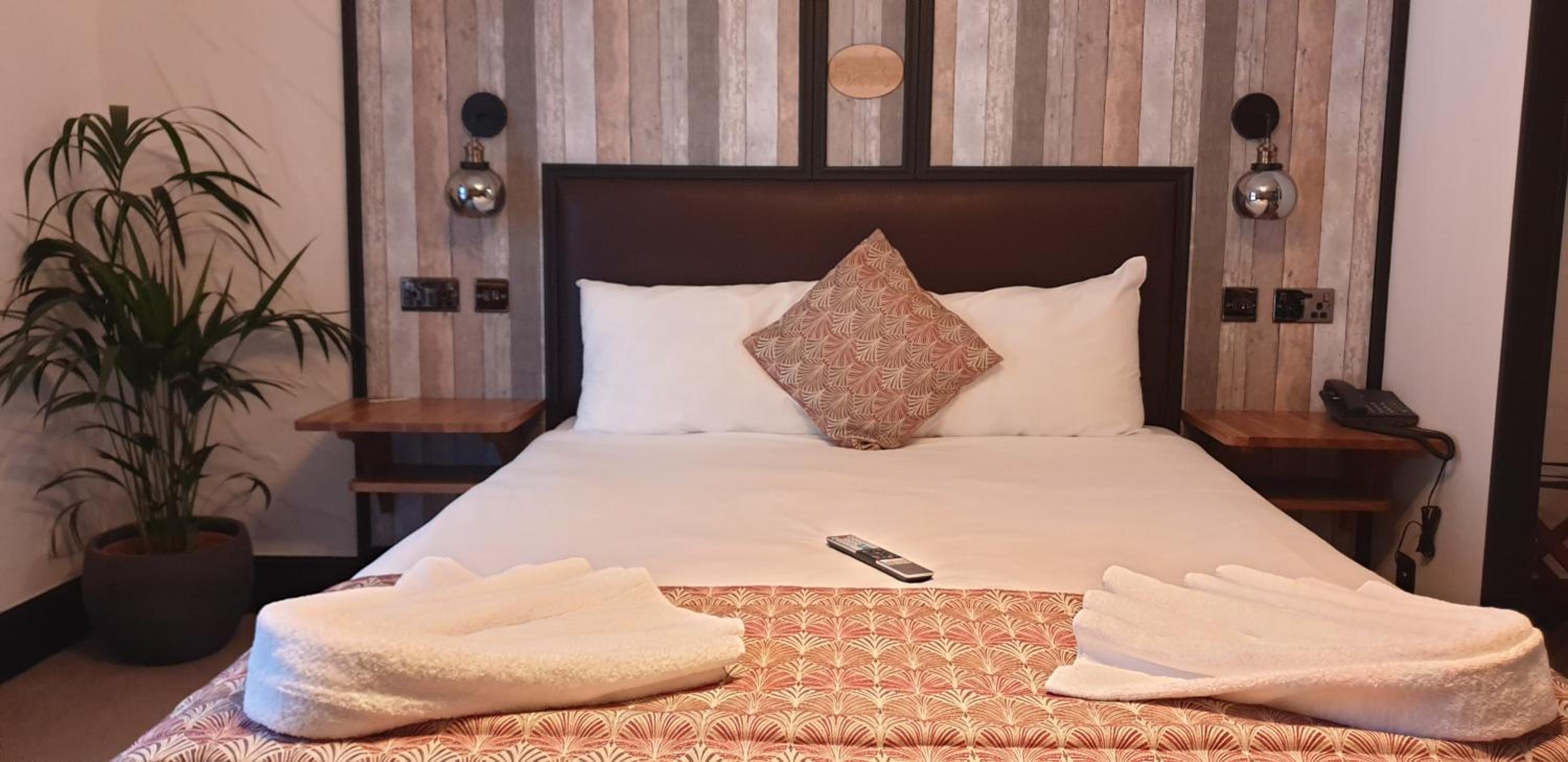 Double Room - Photo 6