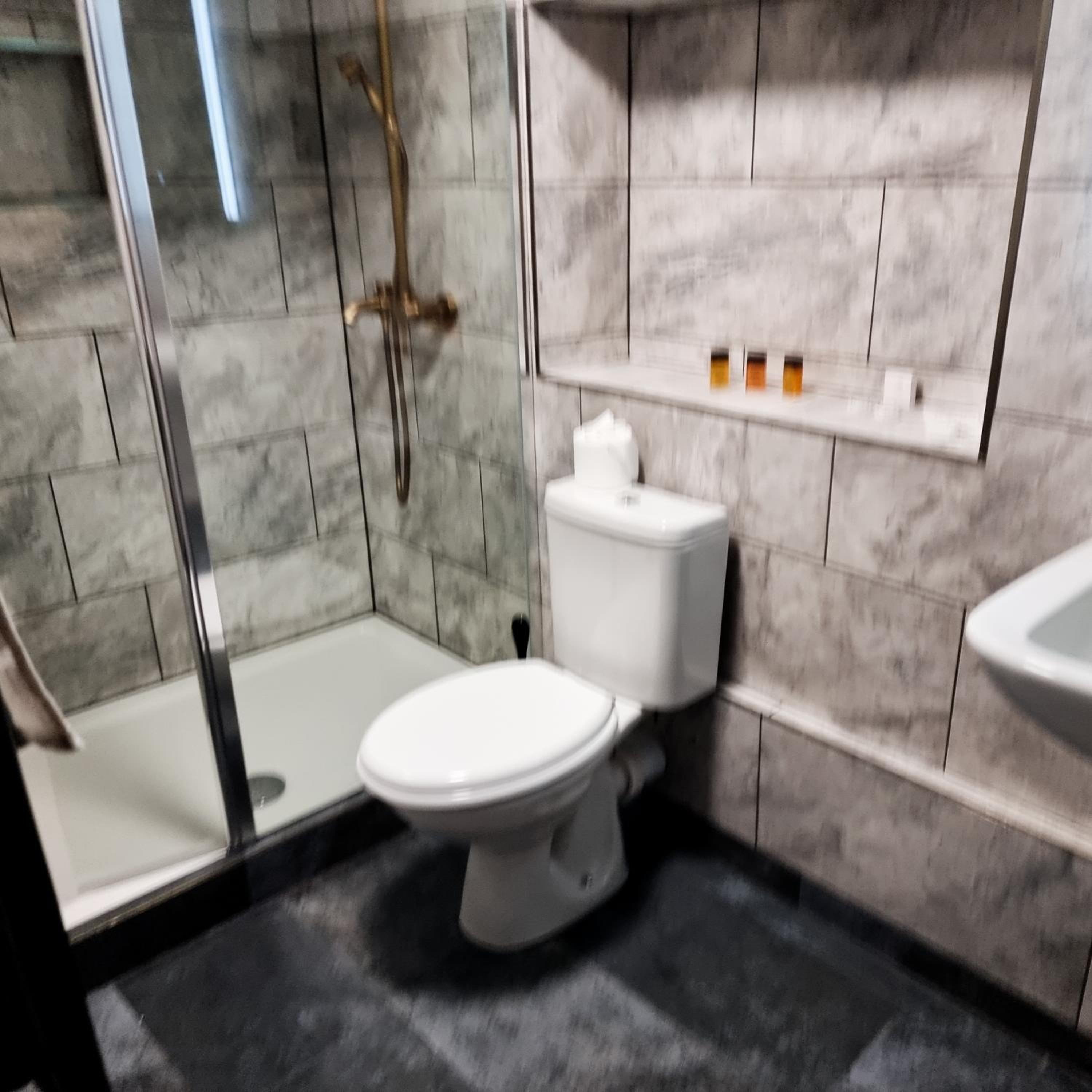 Double Room - Photo 4