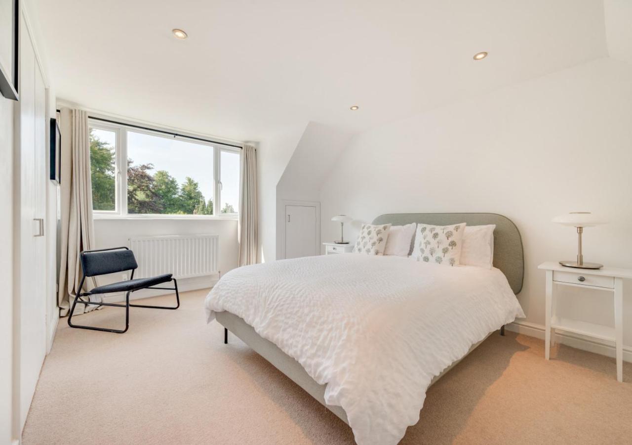 Three-Bedroom House photo 1