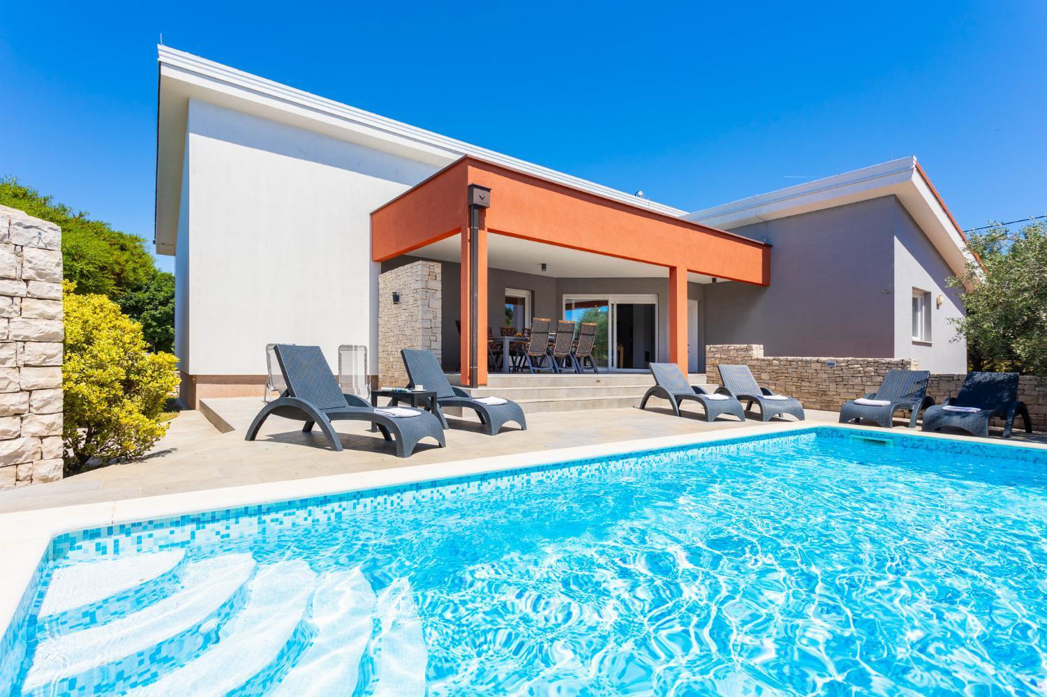 Four-Bedroom Villa photo 3