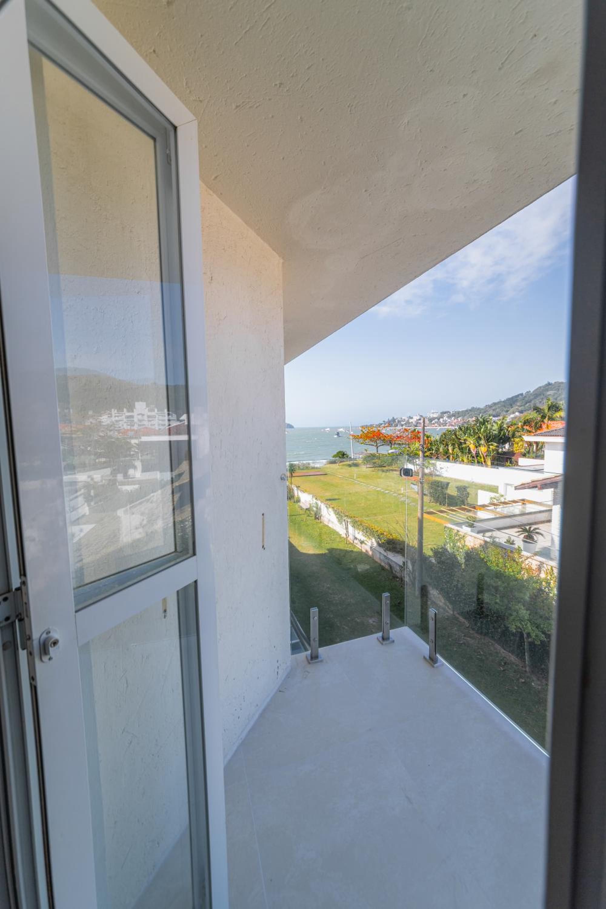 Apartment with Side Sea View photo 2