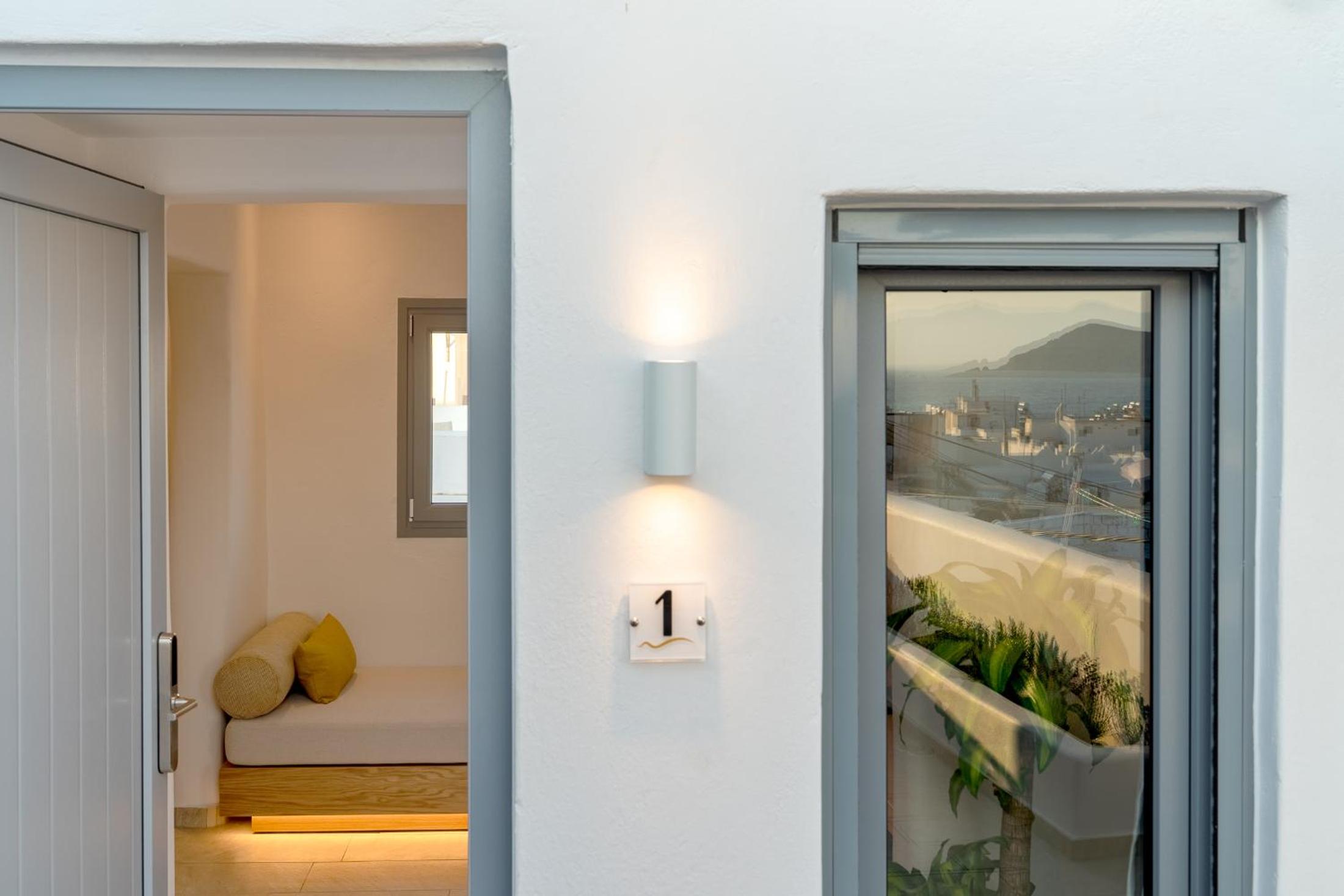 Studio with Terrace photo 2