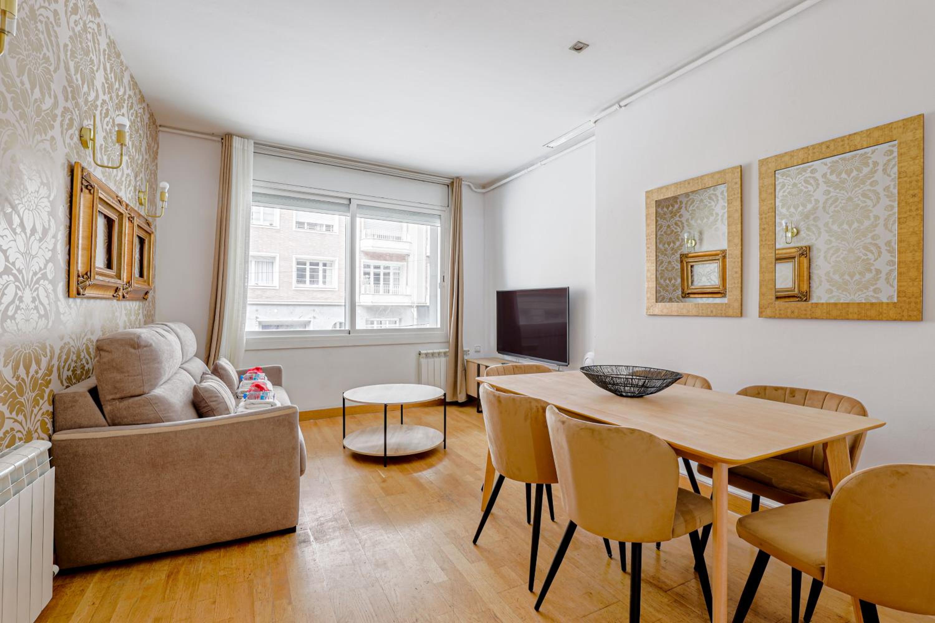 Superior Three-Bedroom Apartment photo 3