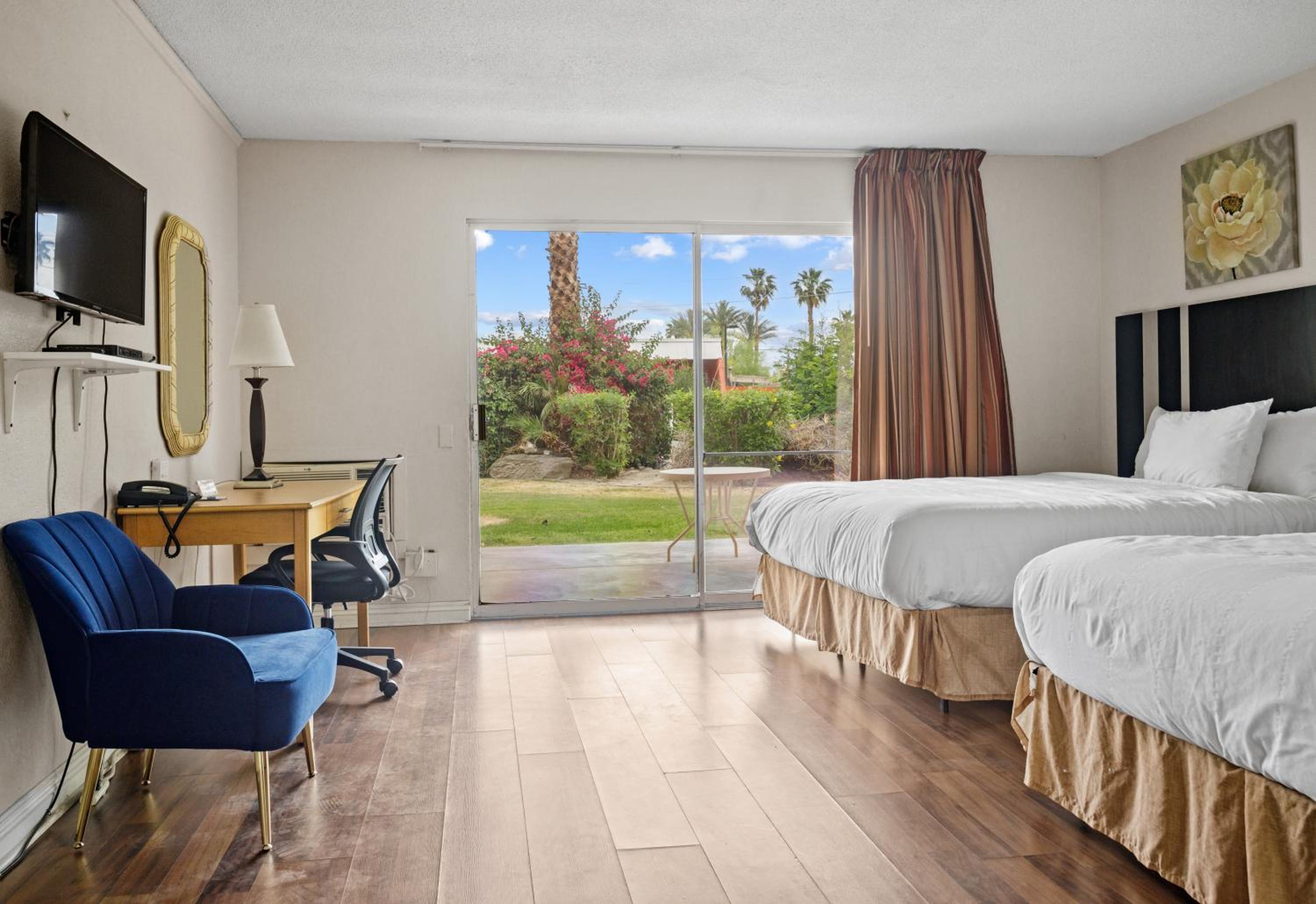 Double Room with Two Double Beds - Non-Smoking - Photo 1