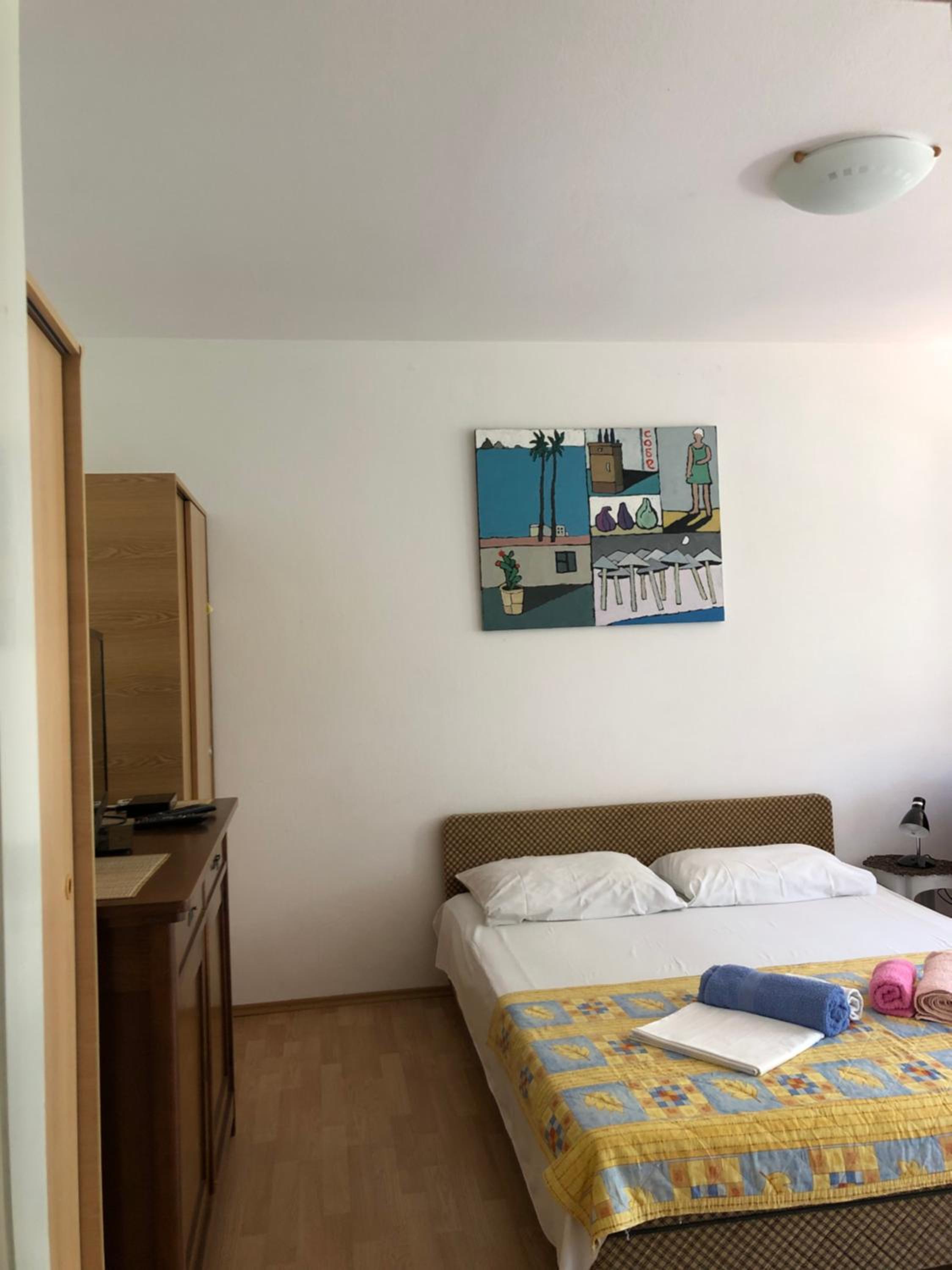 One-Bedroom Apartment photo 3