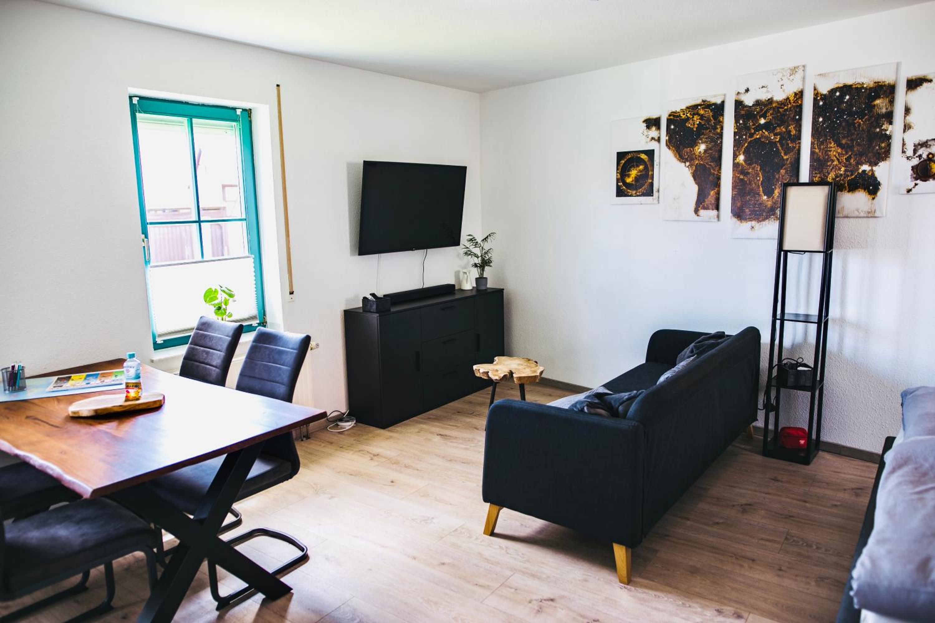 One-Bedroom Apartment photo 1