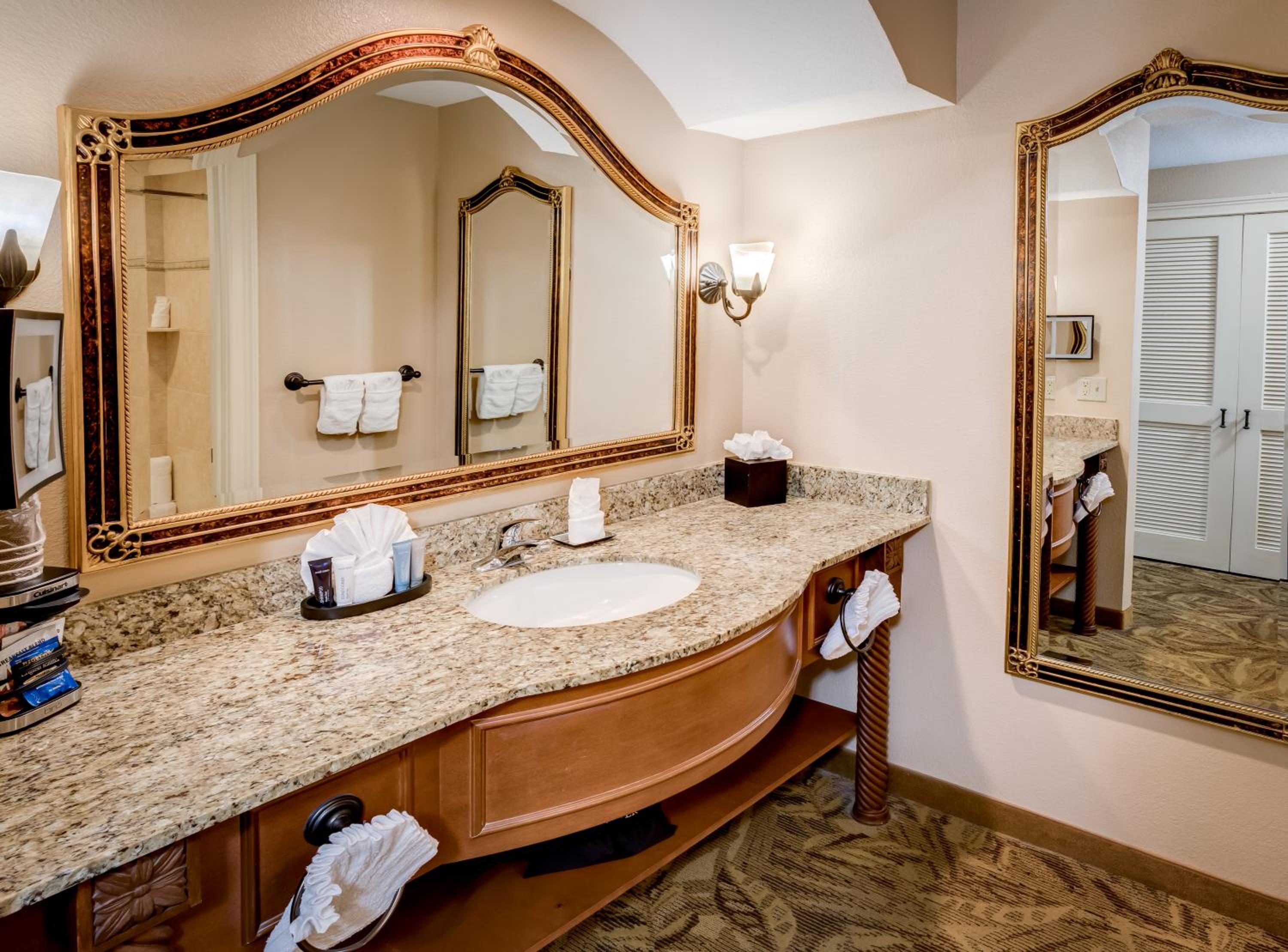 Deluxe Queen Room photo 2