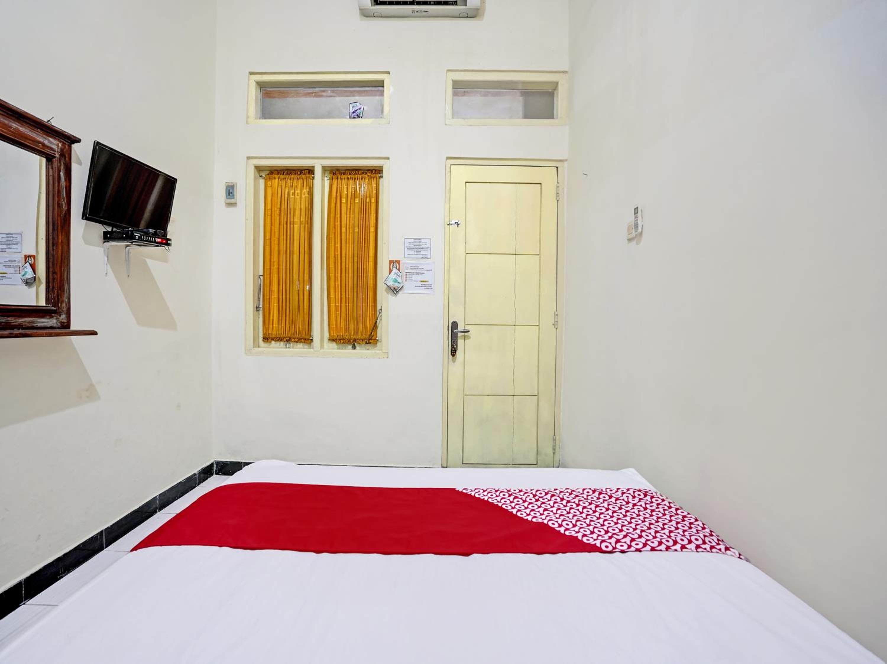 Standard King Room photo 2
