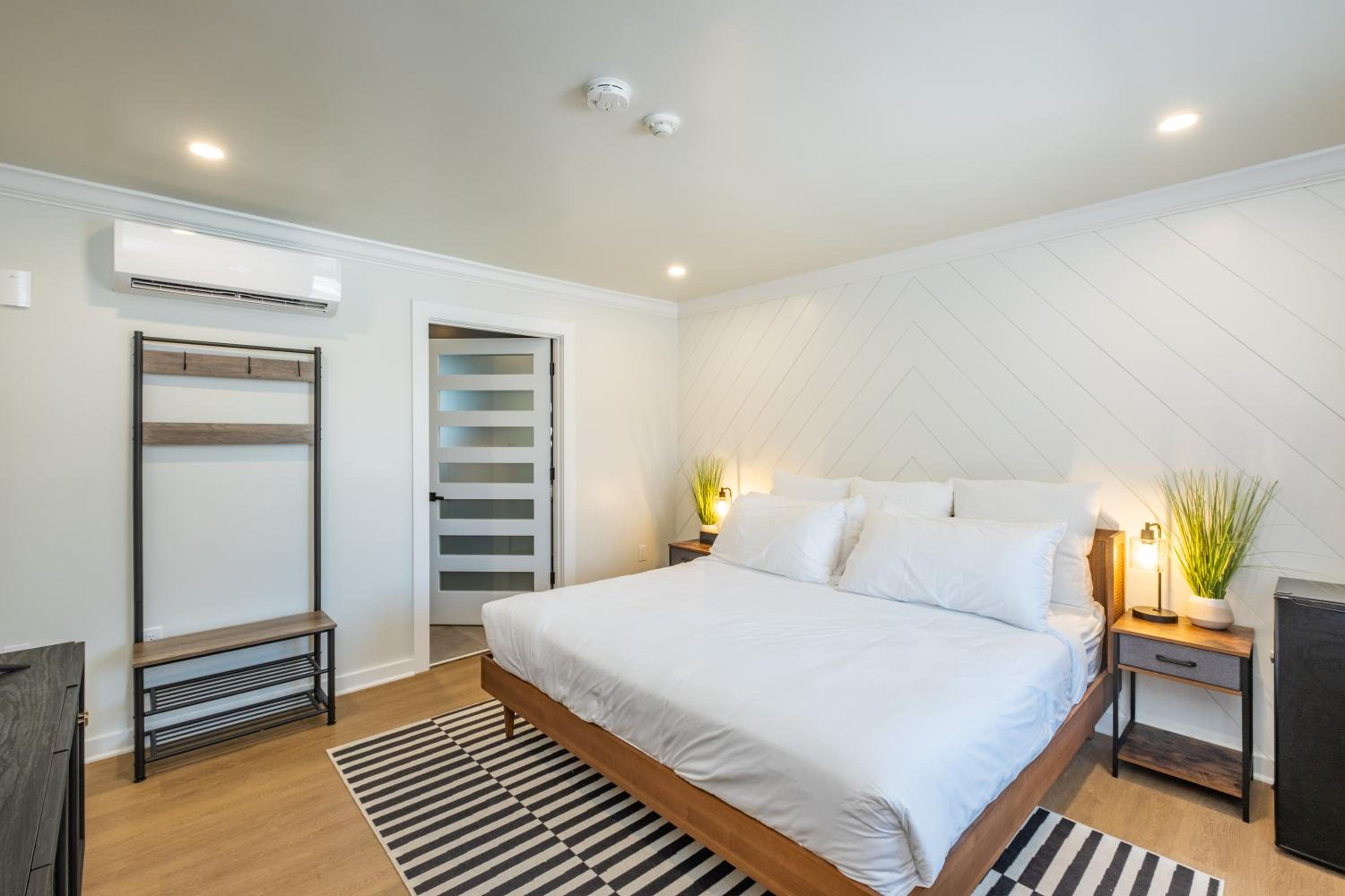 One-Bedroom Suite - Photo 1