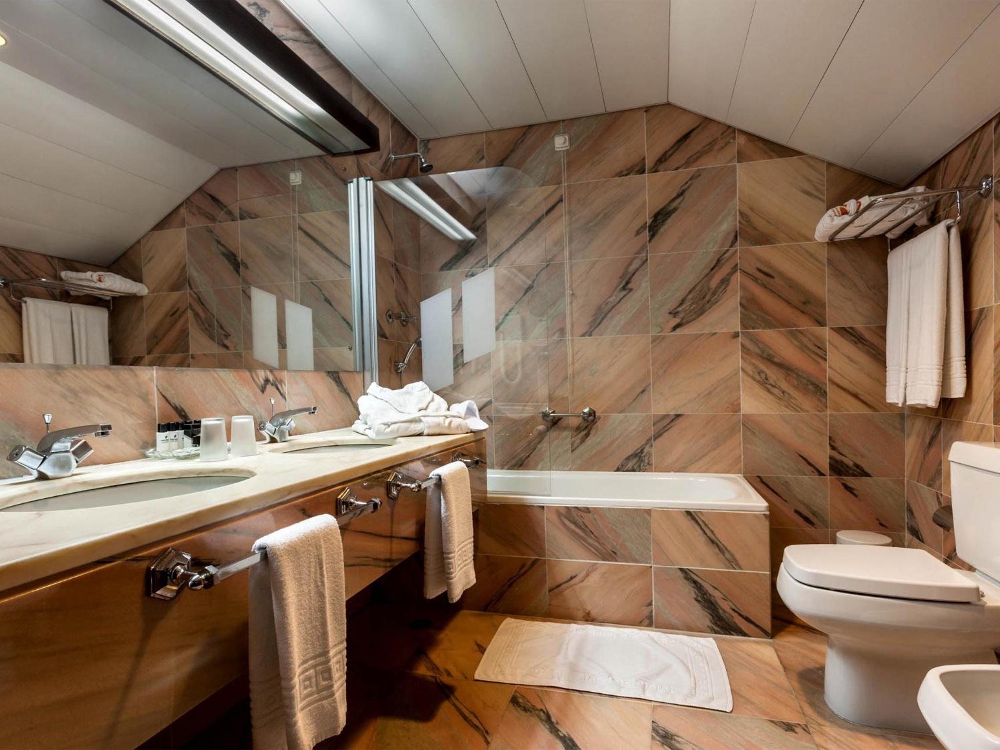Suite - Photo 4