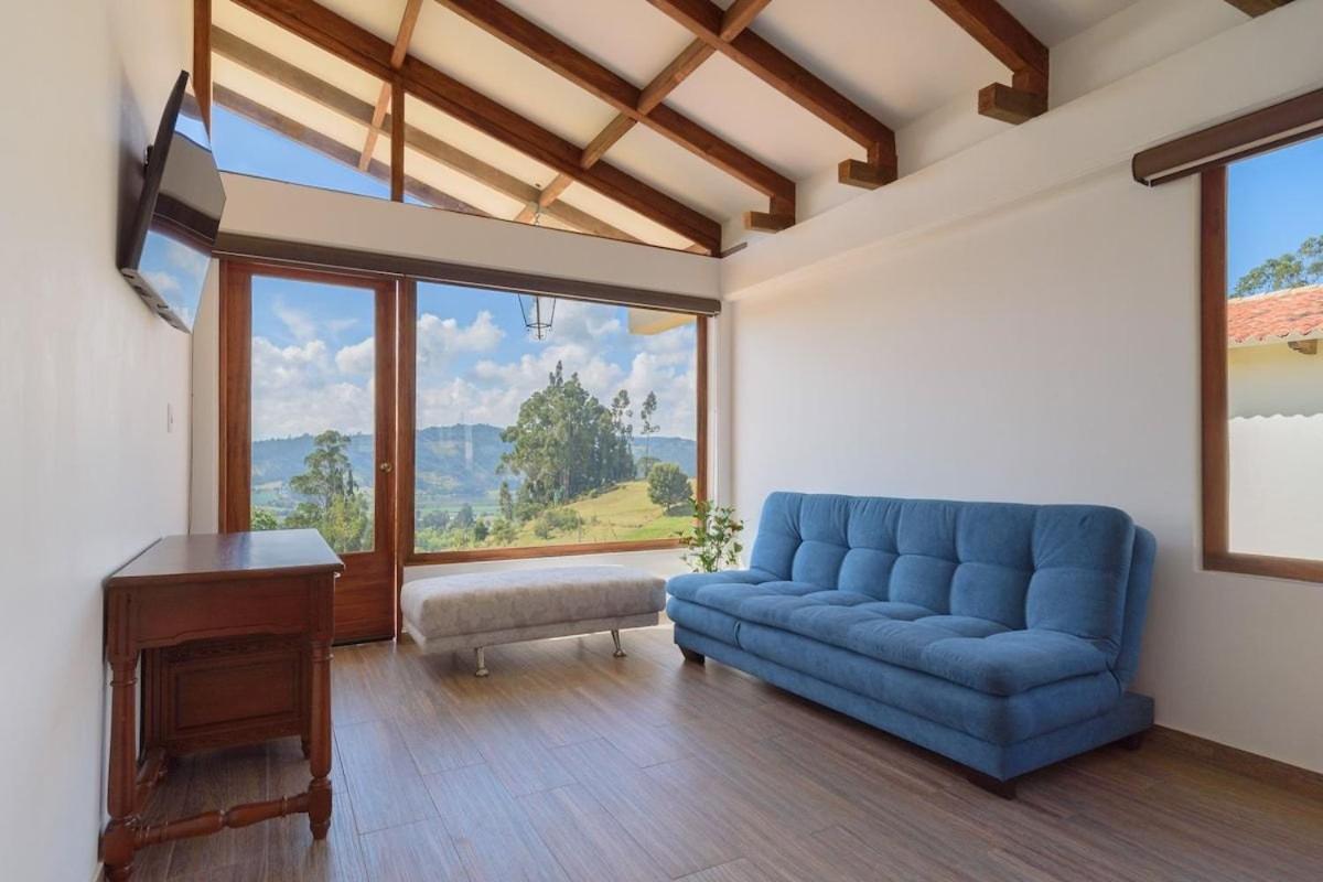 Bungalow With Patio photo 3