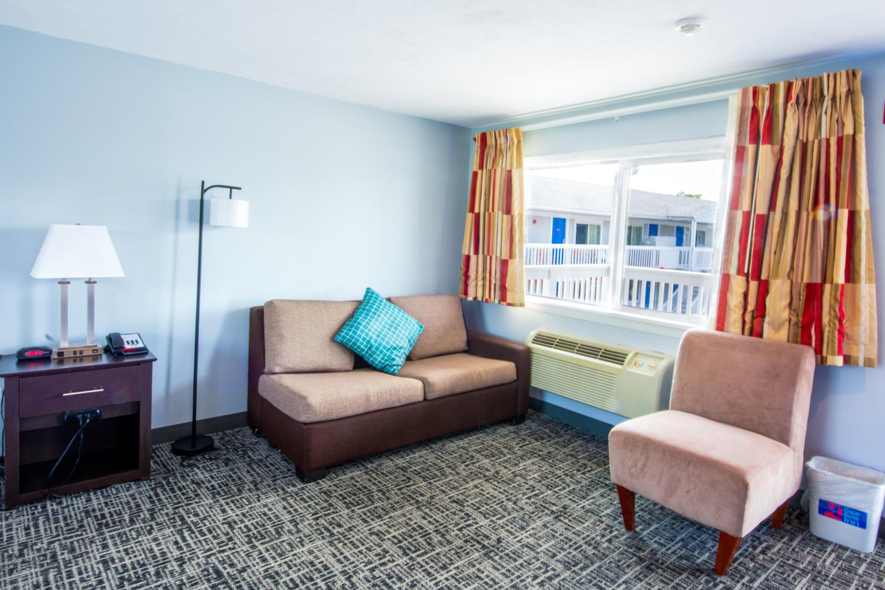 Deluxe King Room photo 1