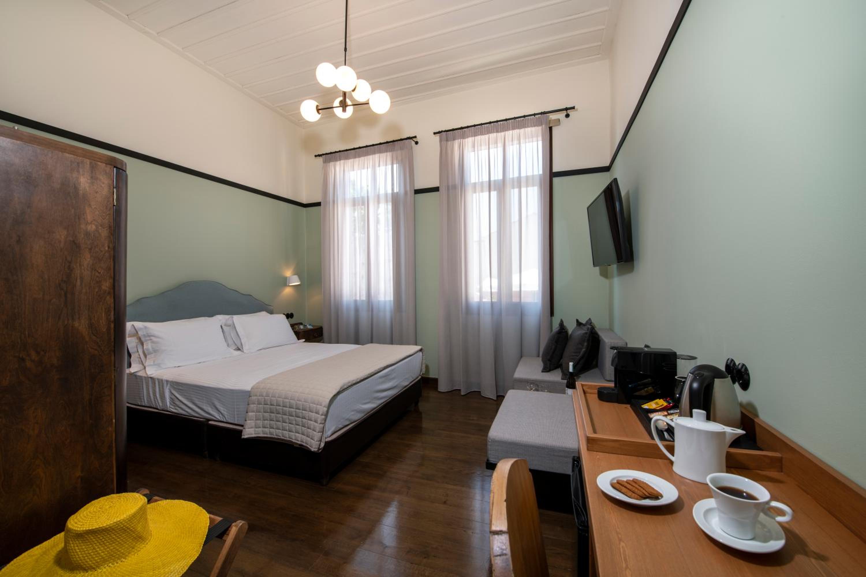 Deluxe Suite with Old Town View