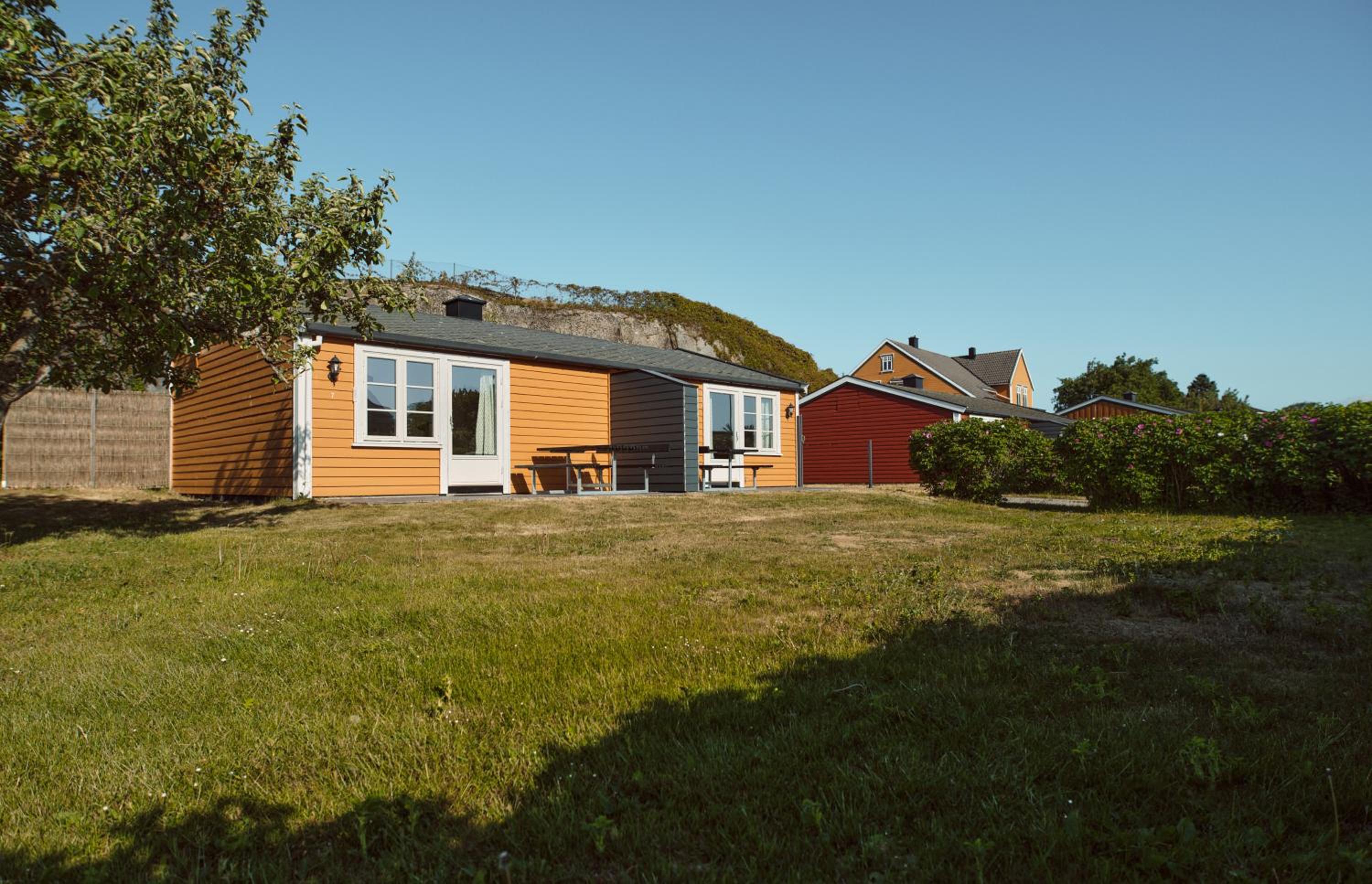 Two-Bedroom Cottage photo 2