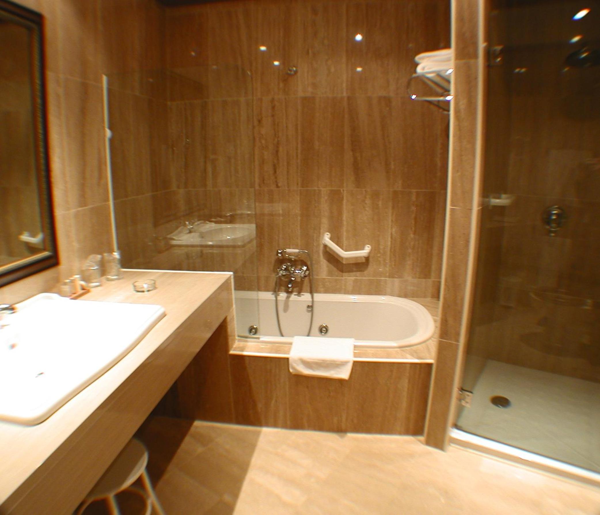Suite - Photo 4