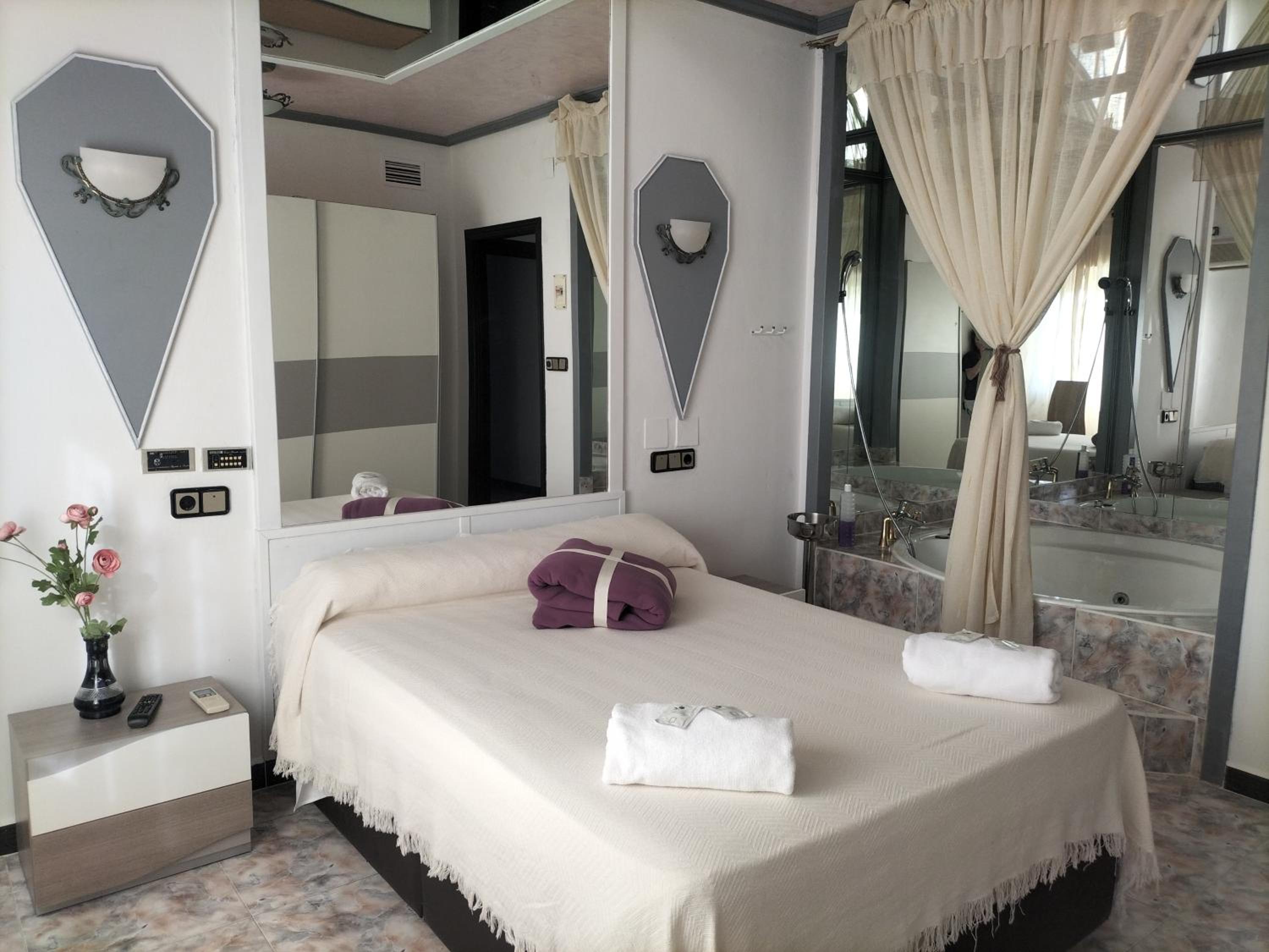 Suite con Bañera de Hidromasaje