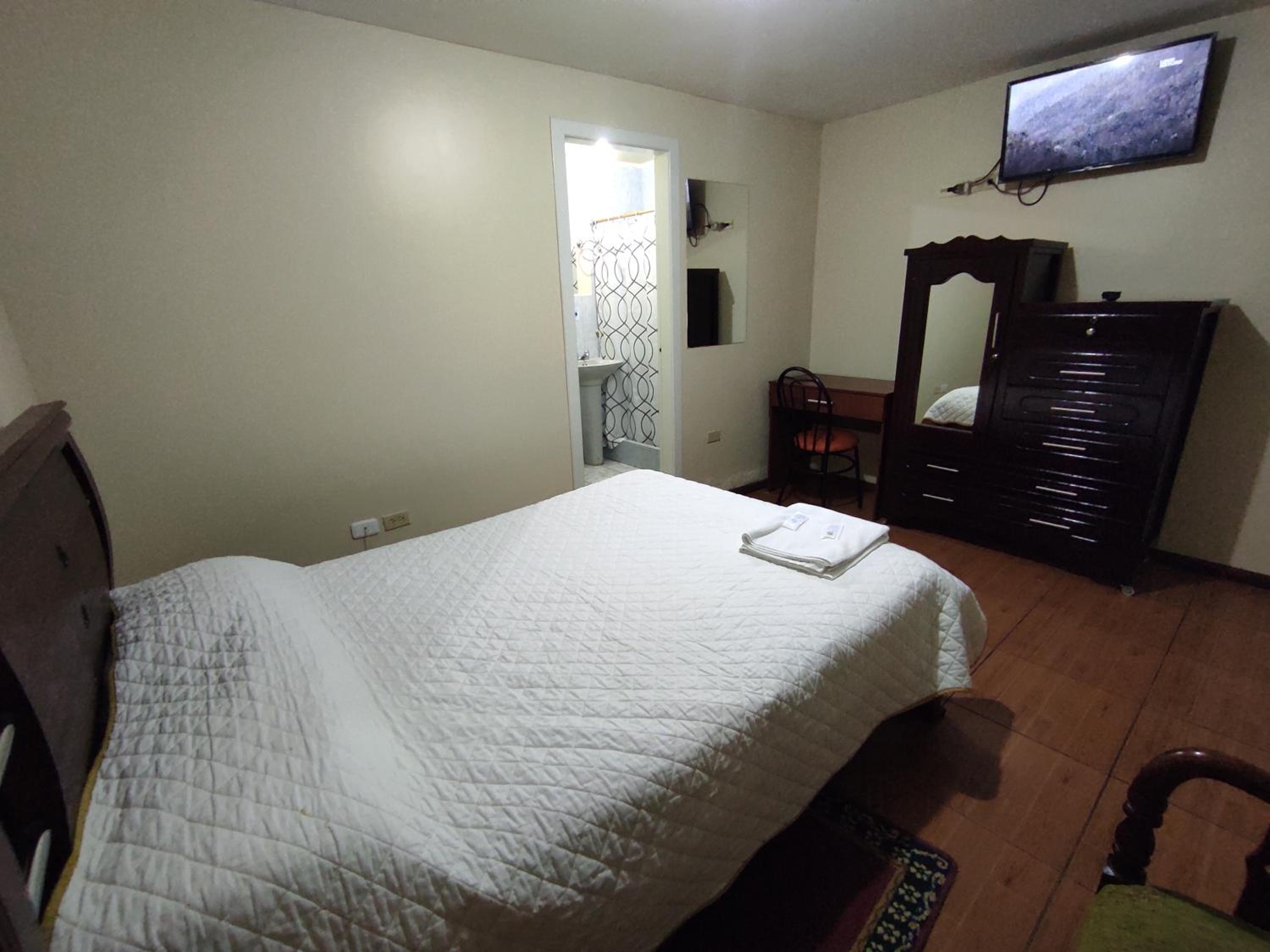Single Room with Private Bathroom photo 1