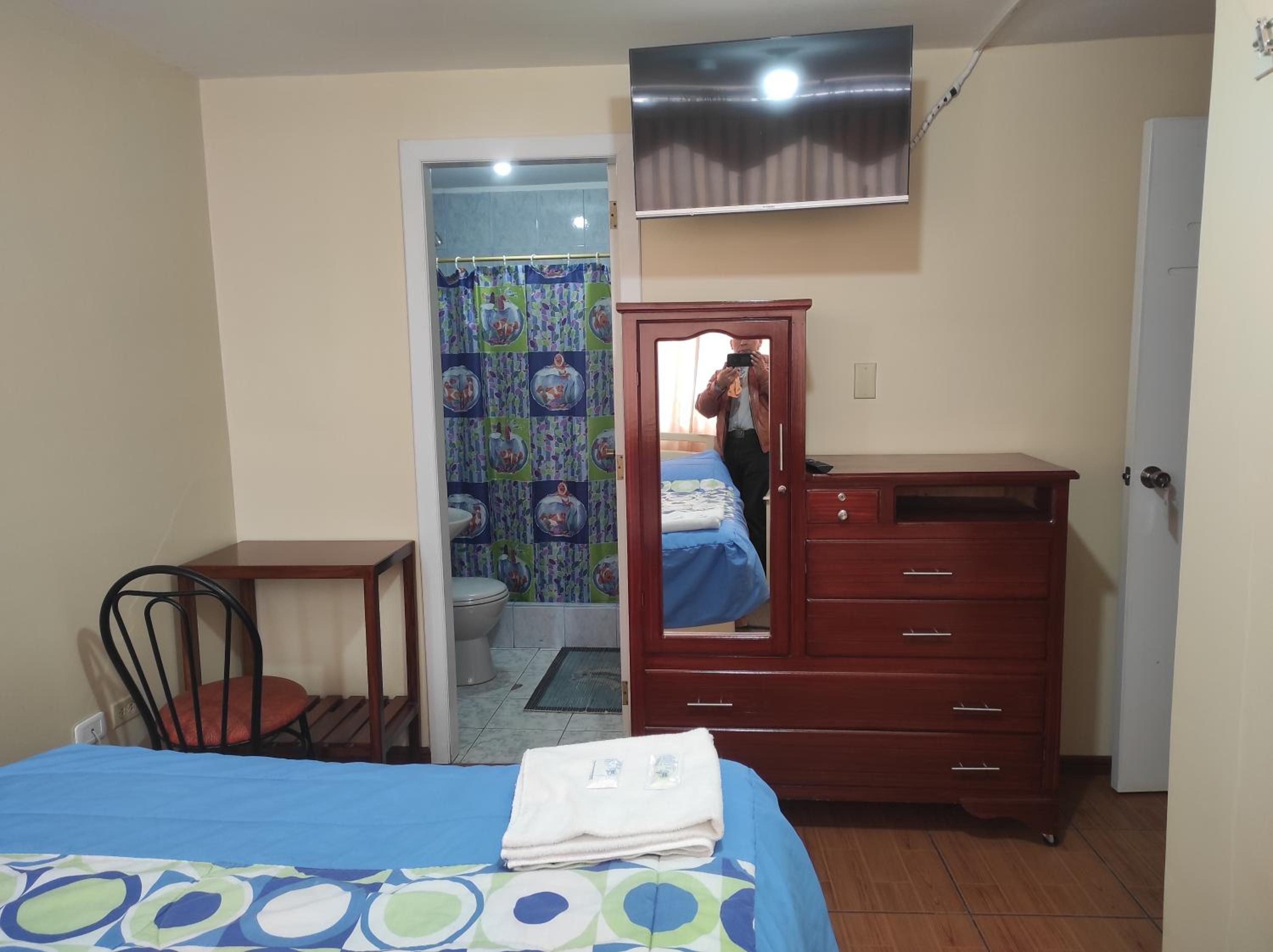Single Room with Private Bathroom photo 2
