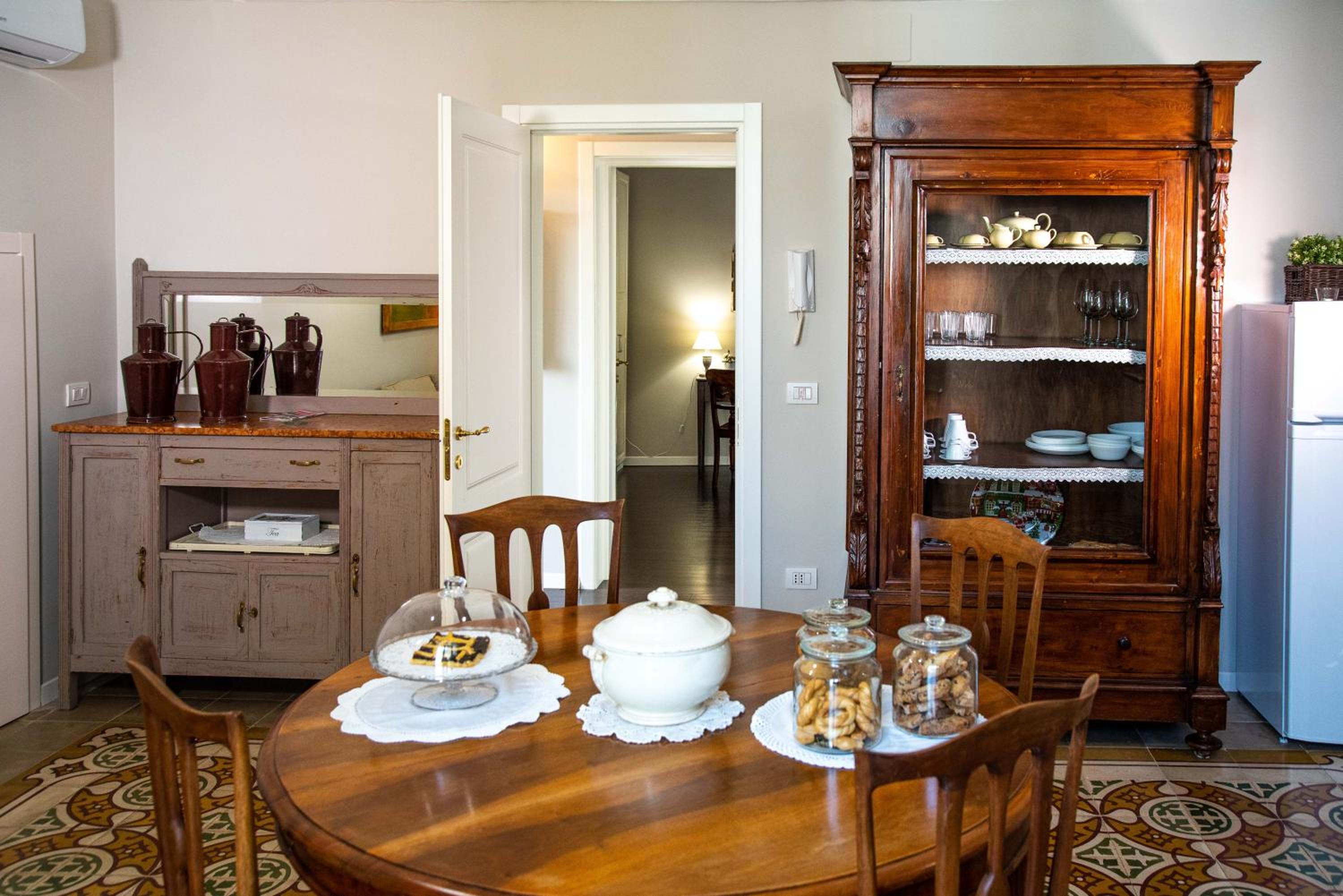 One-Bedroom Apartment - Photo 7