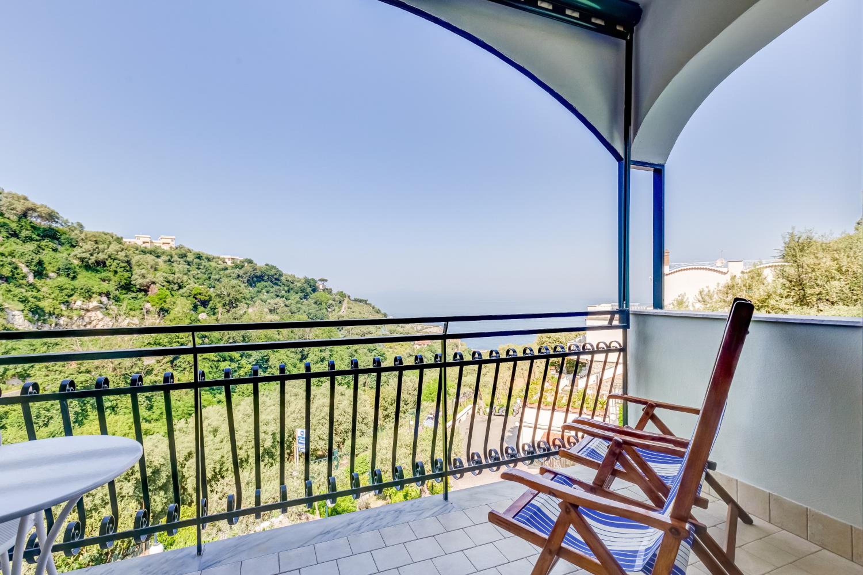 Classic Room with Balcony and Sea View thumbnail 6