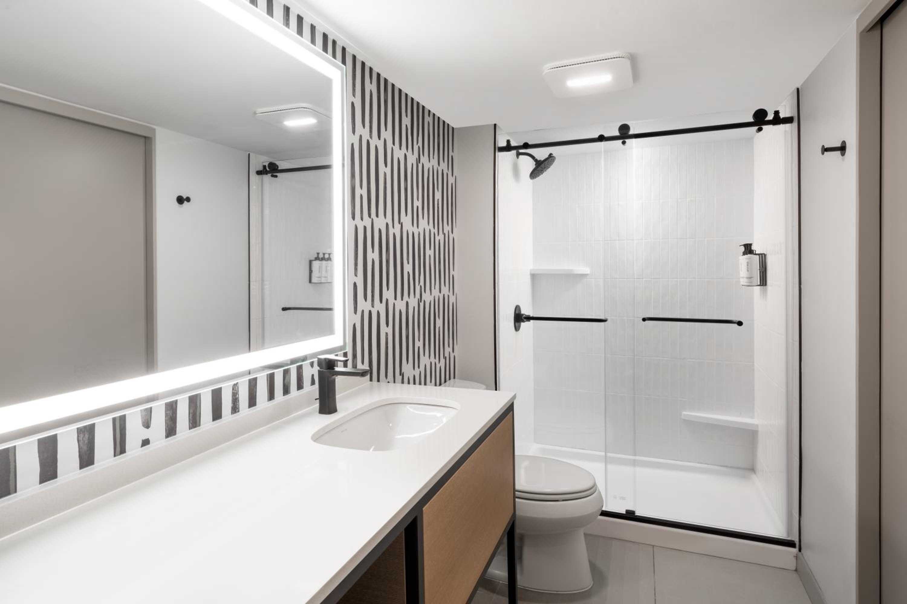 Studio Suite with Two Queen Beds - Photo 11