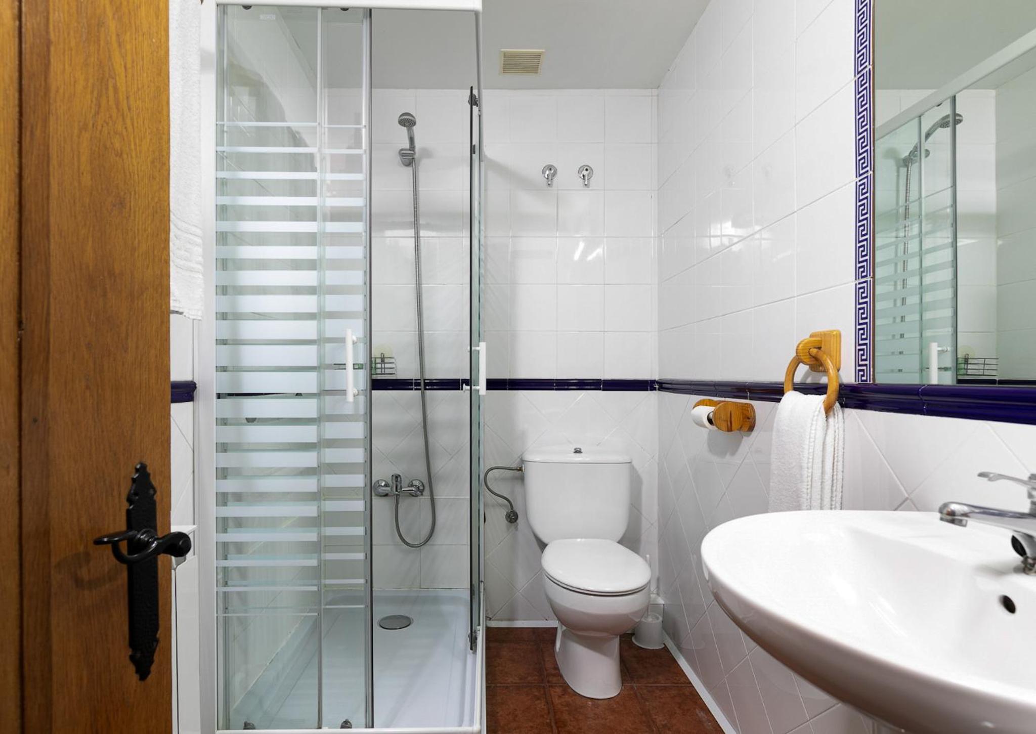 Deluxe Double Room with Shower
