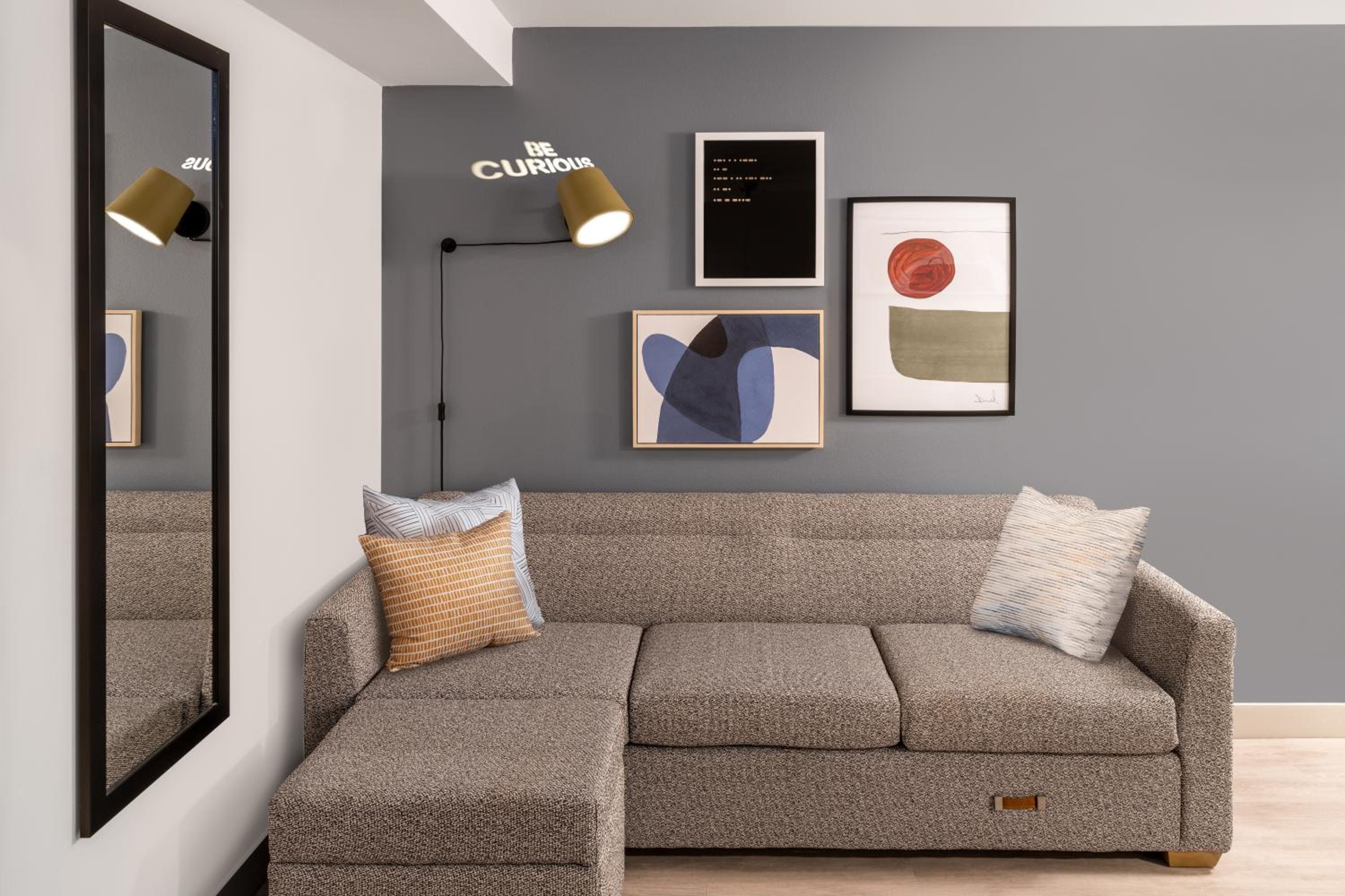 Studio Suite - Photo 2