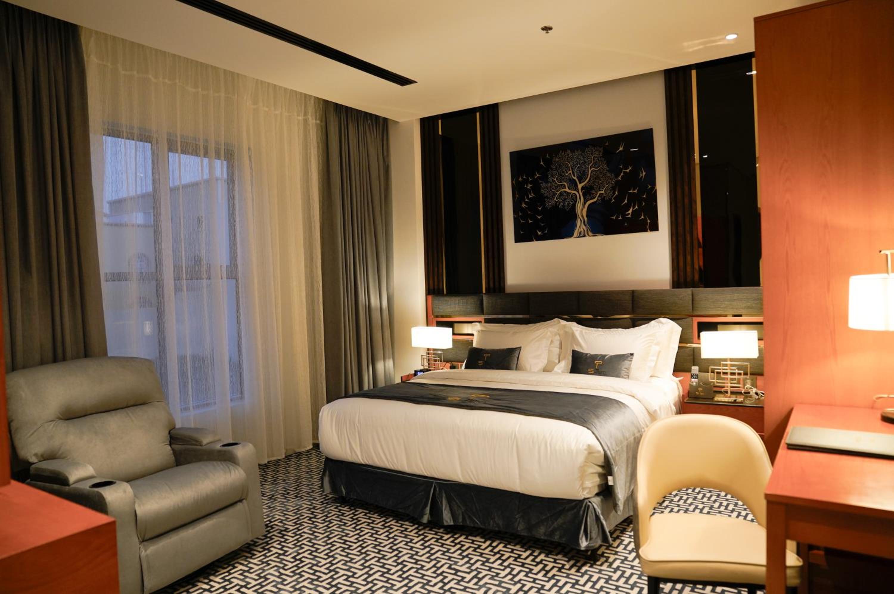 Standard King Room - Photo 1