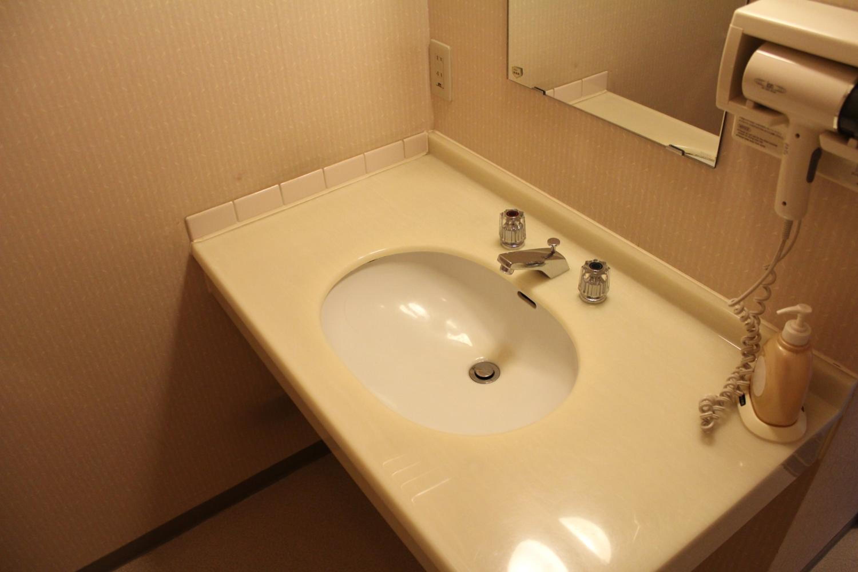 Twin Room with Mt. Fuji View - Non-Smoking photo 2
