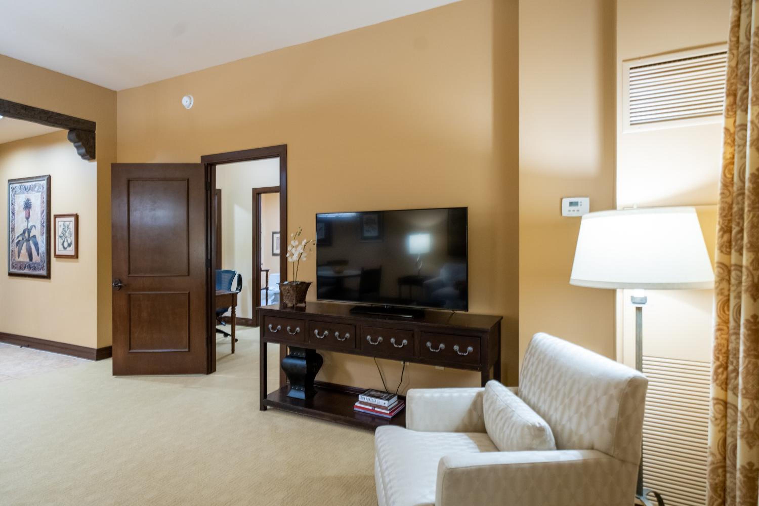 King Suite - Photo 5