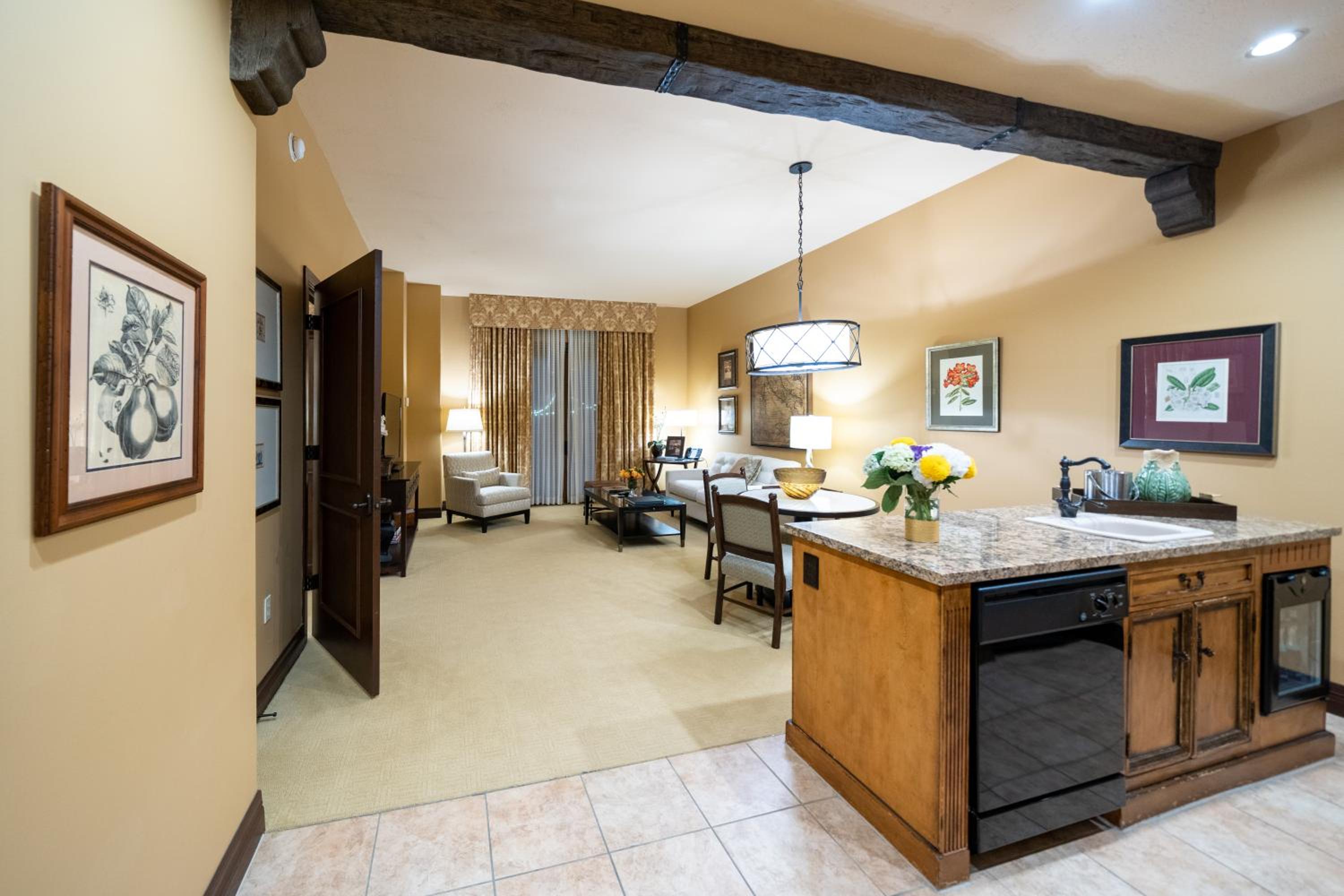 King Suite - Photo 9